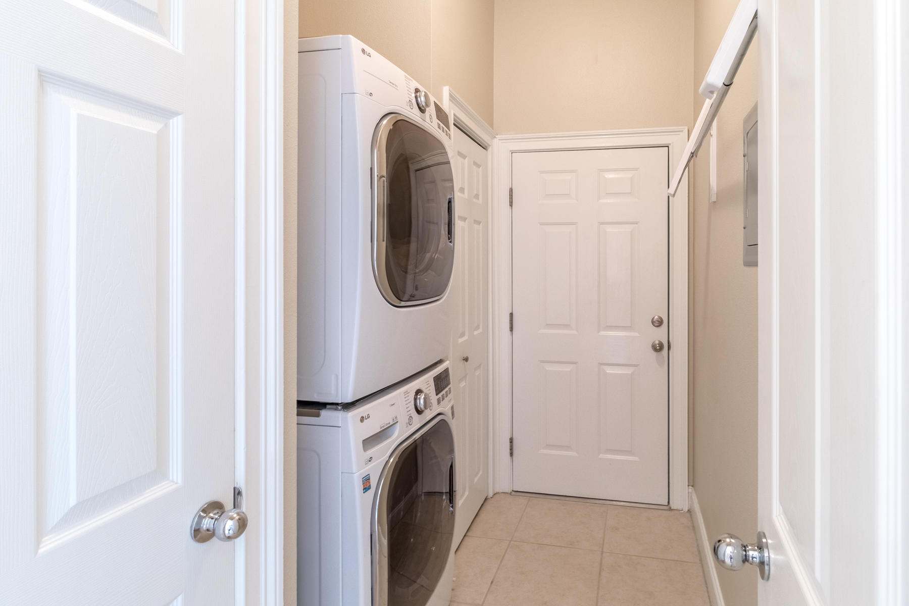 FAIRWAY VILLAS - Residential