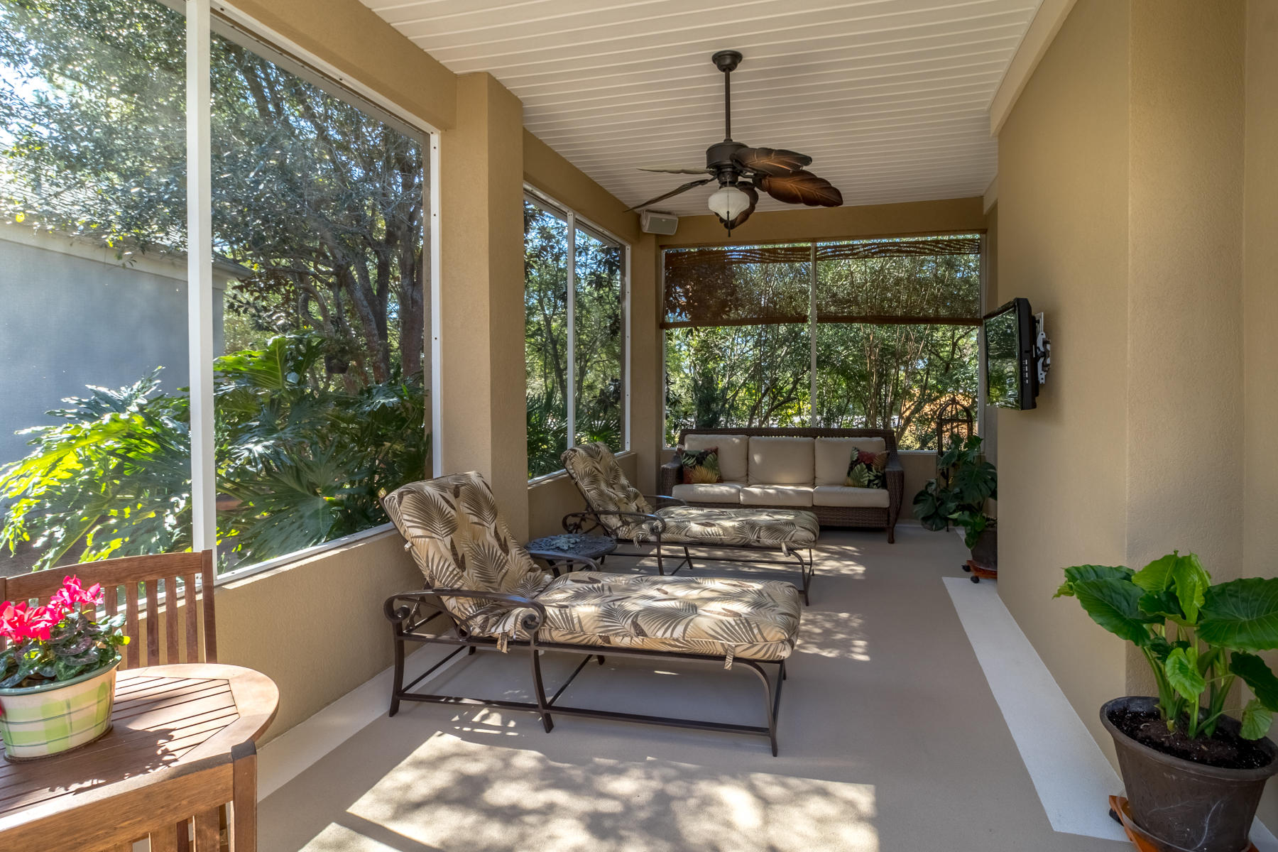 FAIRWAY VILLAS - Residential