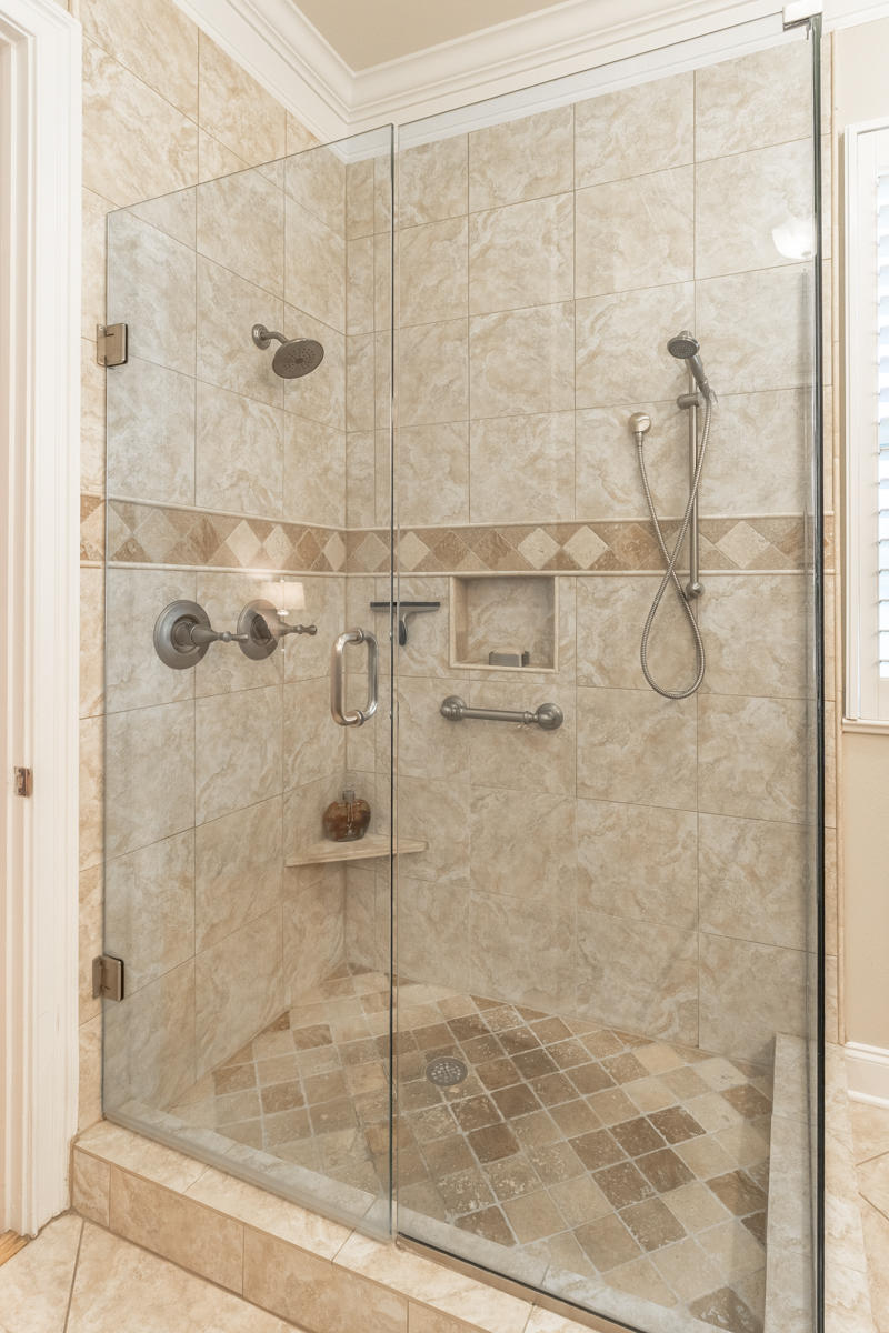 FAIRWAY VILLAS - Residential