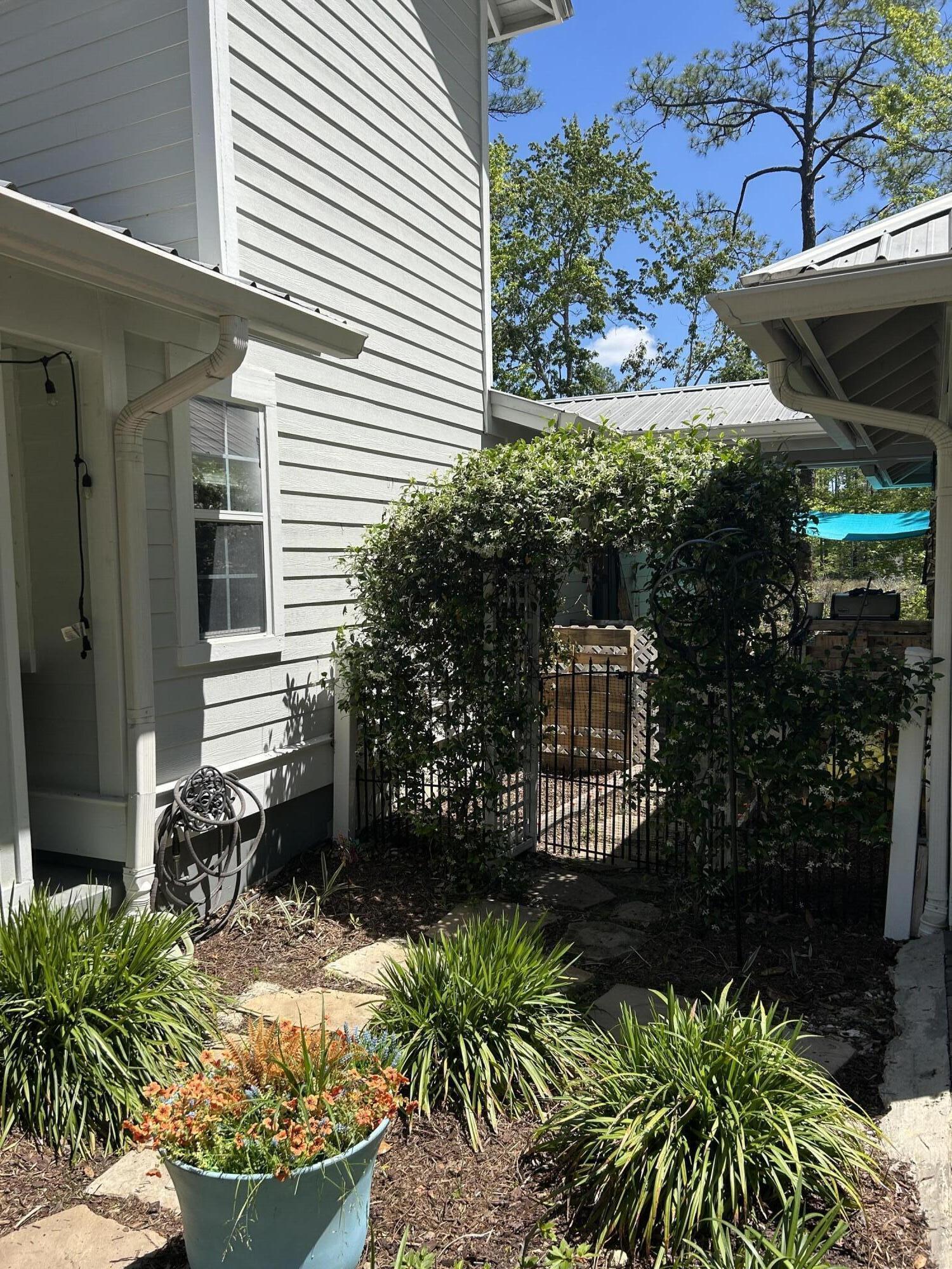 CROSS CREEK SHORES - Residential