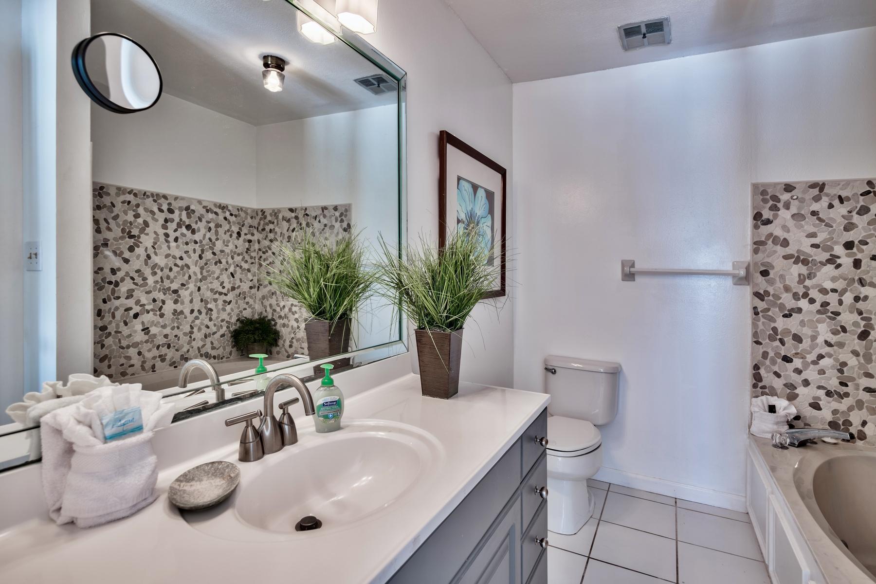 SUMMER HAVEN SOUTH T/H - Residential