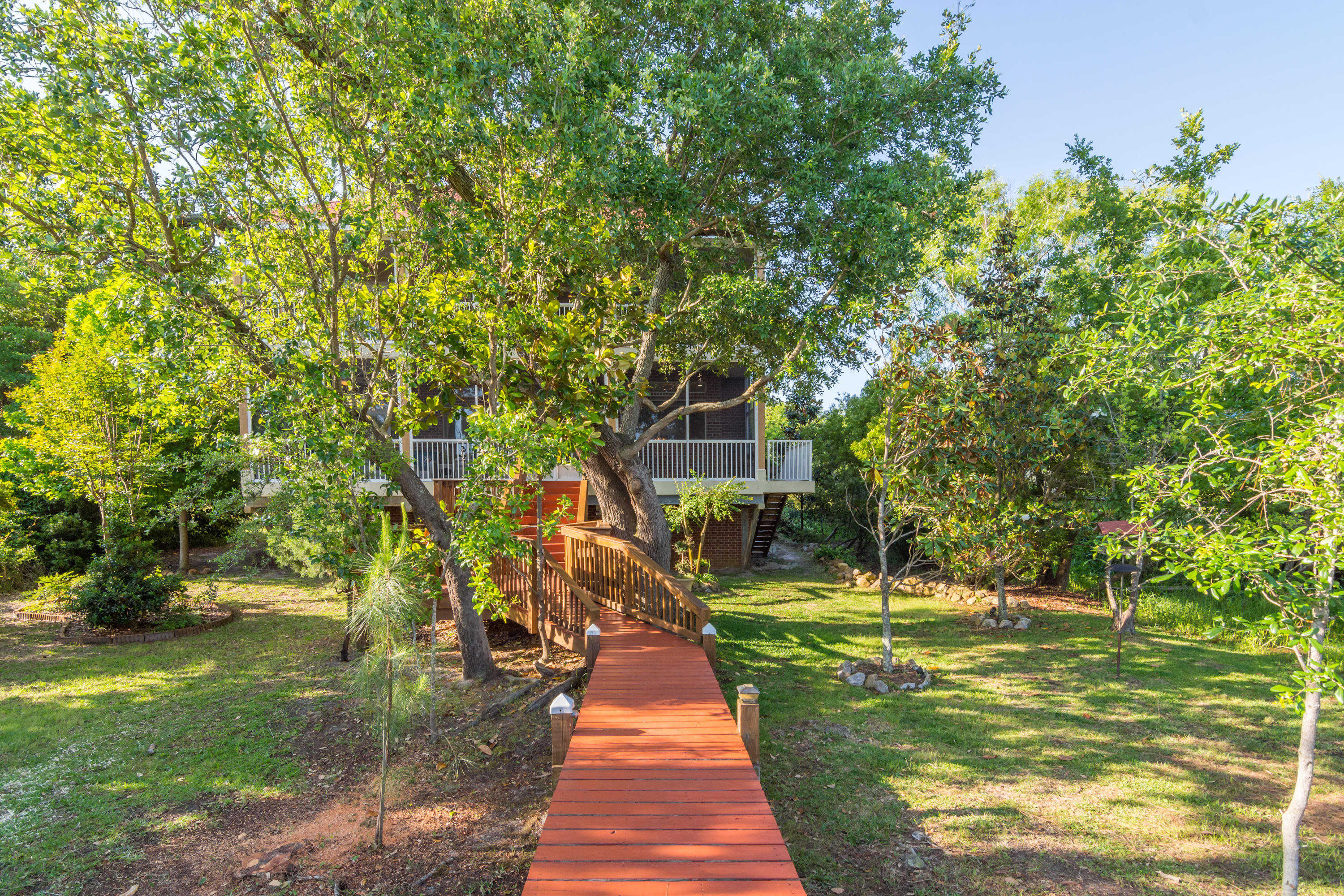 MAGNOLIA HARBOR - Residential