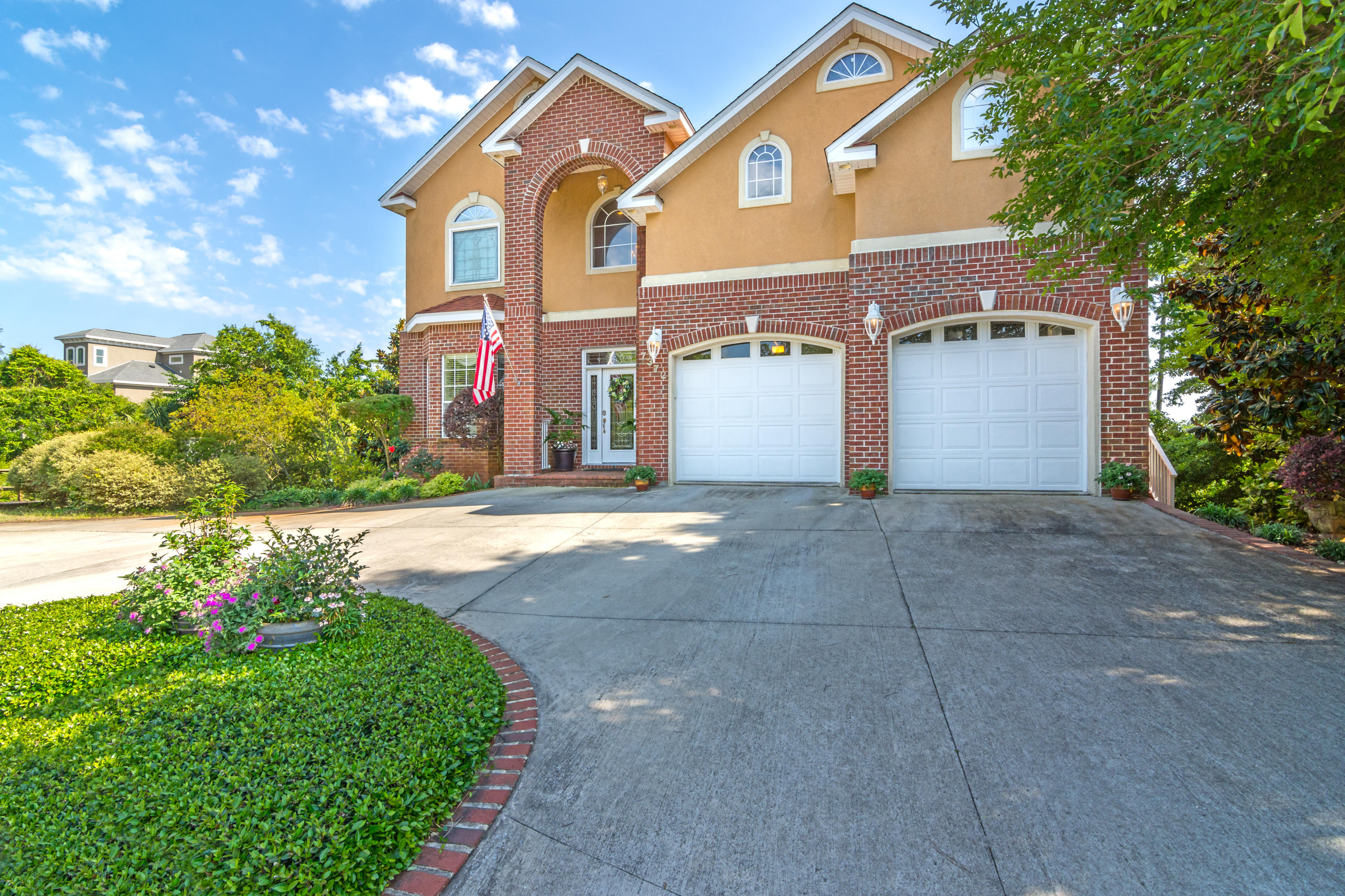 MAGNOLIA HARBOR - Residential