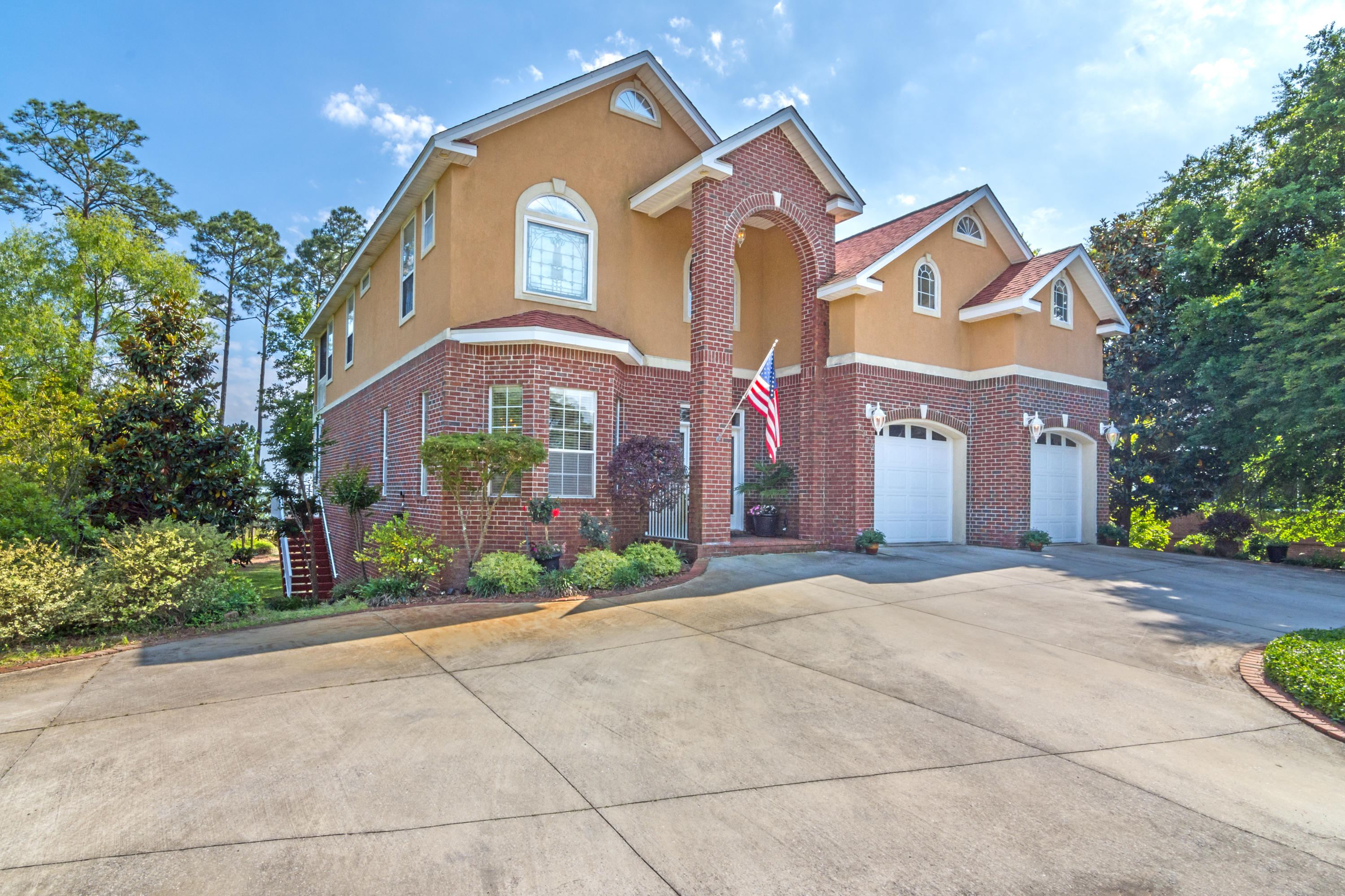 MAGNOLIA HARBOR - Residential