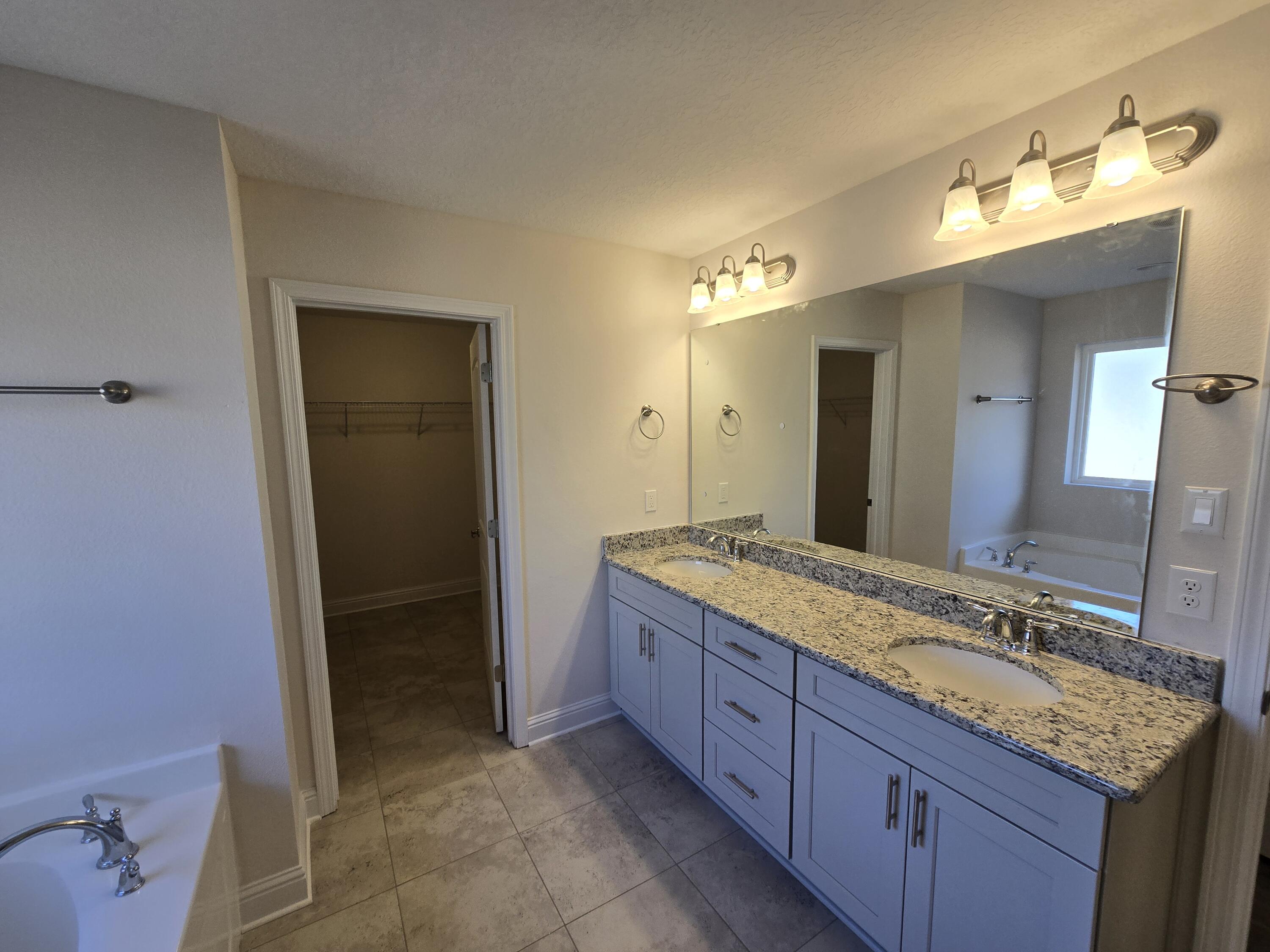 Nature Lake - Residential