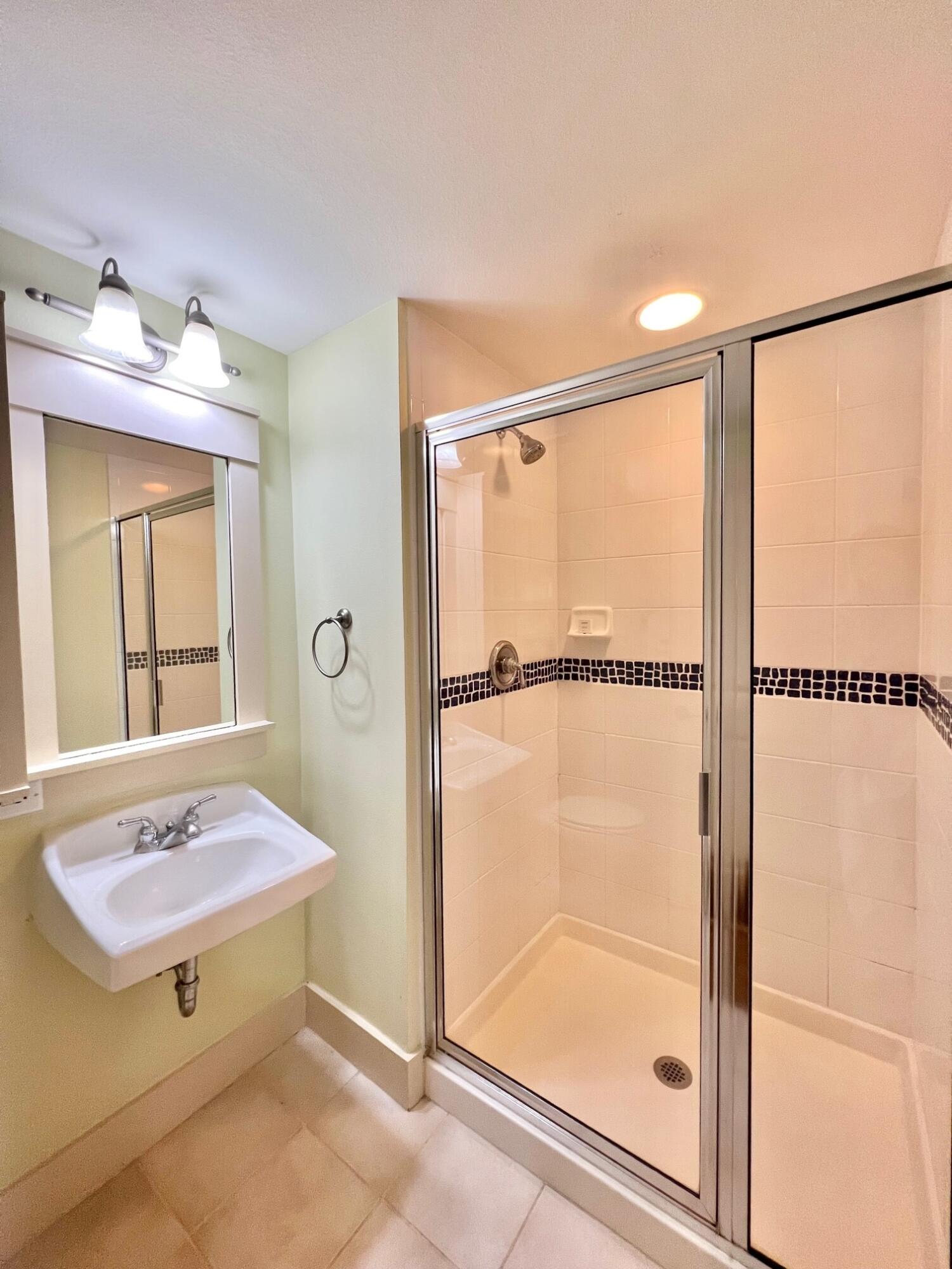 OBSERVATION POINT NORTH - Residential Lease