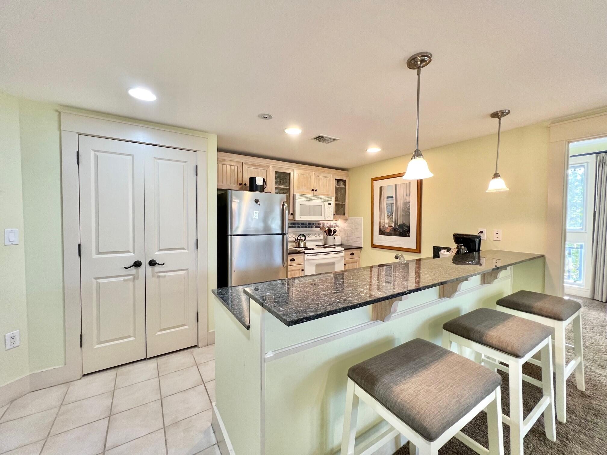 OBSERVATION POINT NORTH - Residential Lease