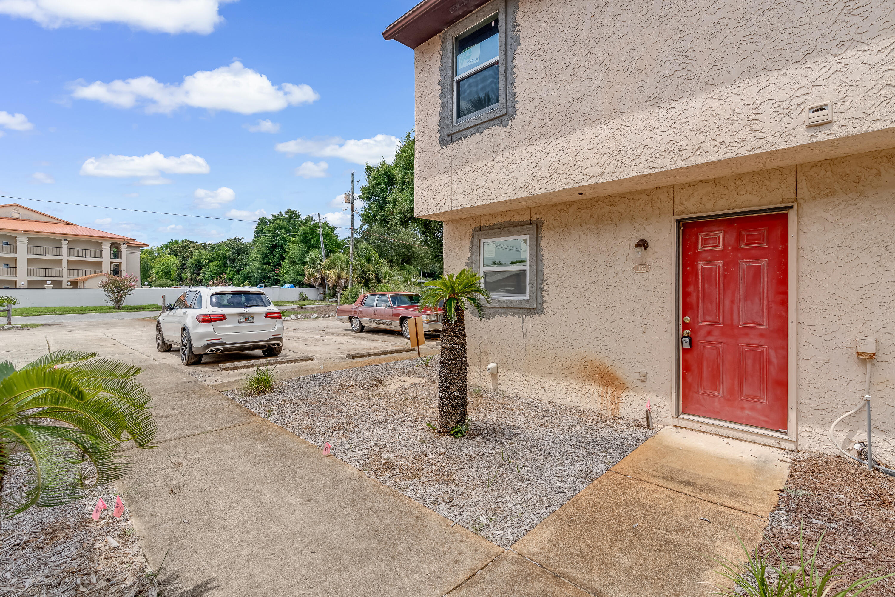 CEDAR AVE CONDO - Residential