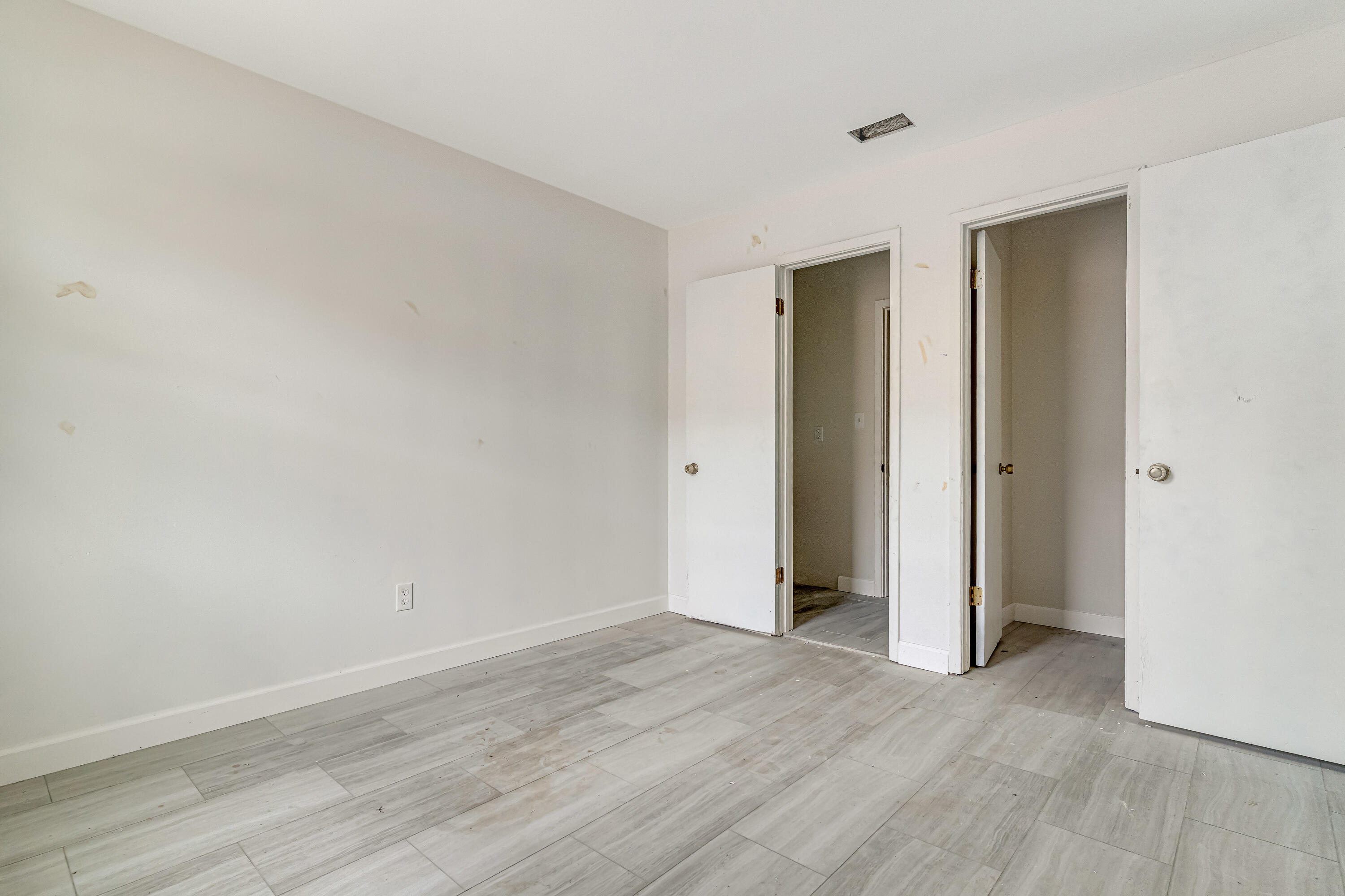 CEDAR AVE CONDO - Residential