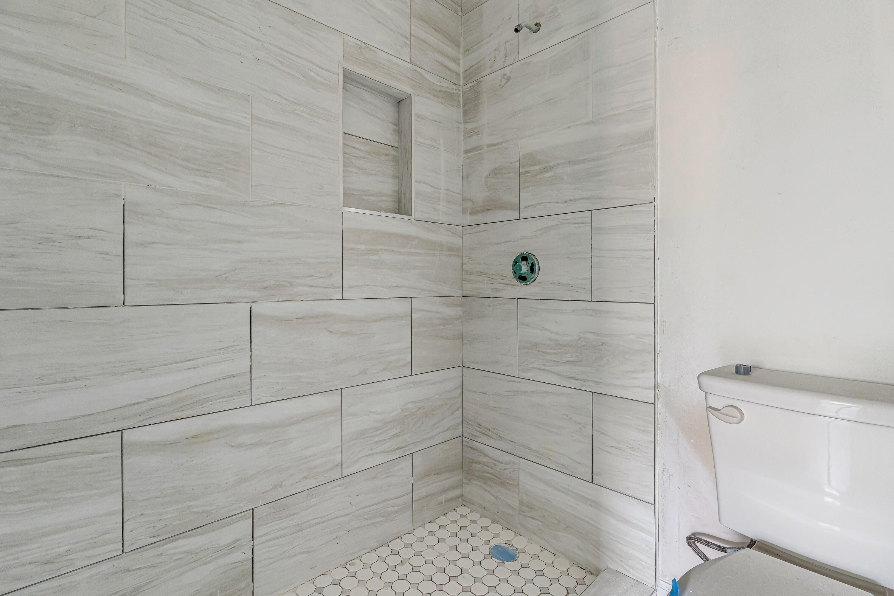 CEDAR AVE CONDO - Residential