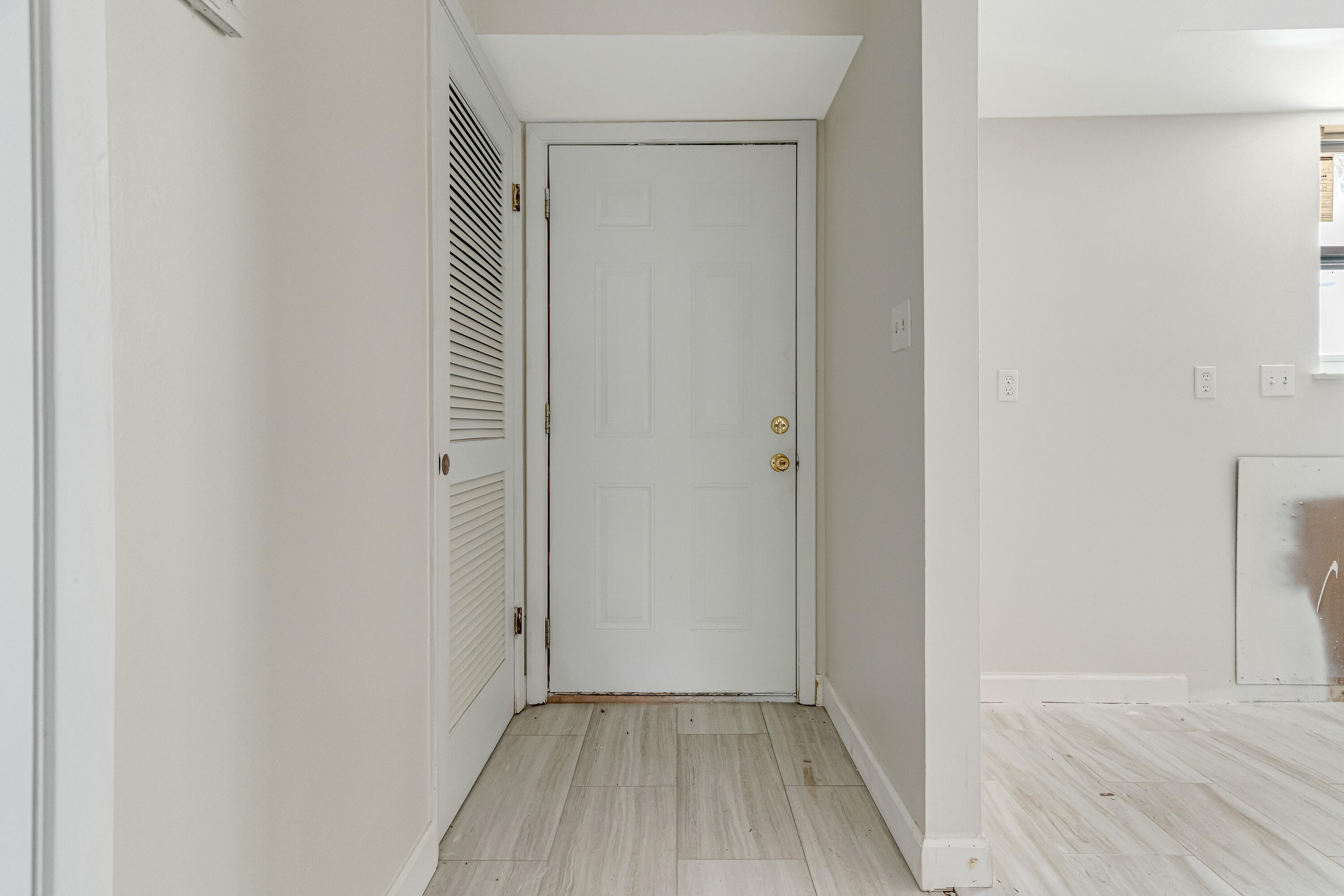 CEDAR AVE CONDO - Residential