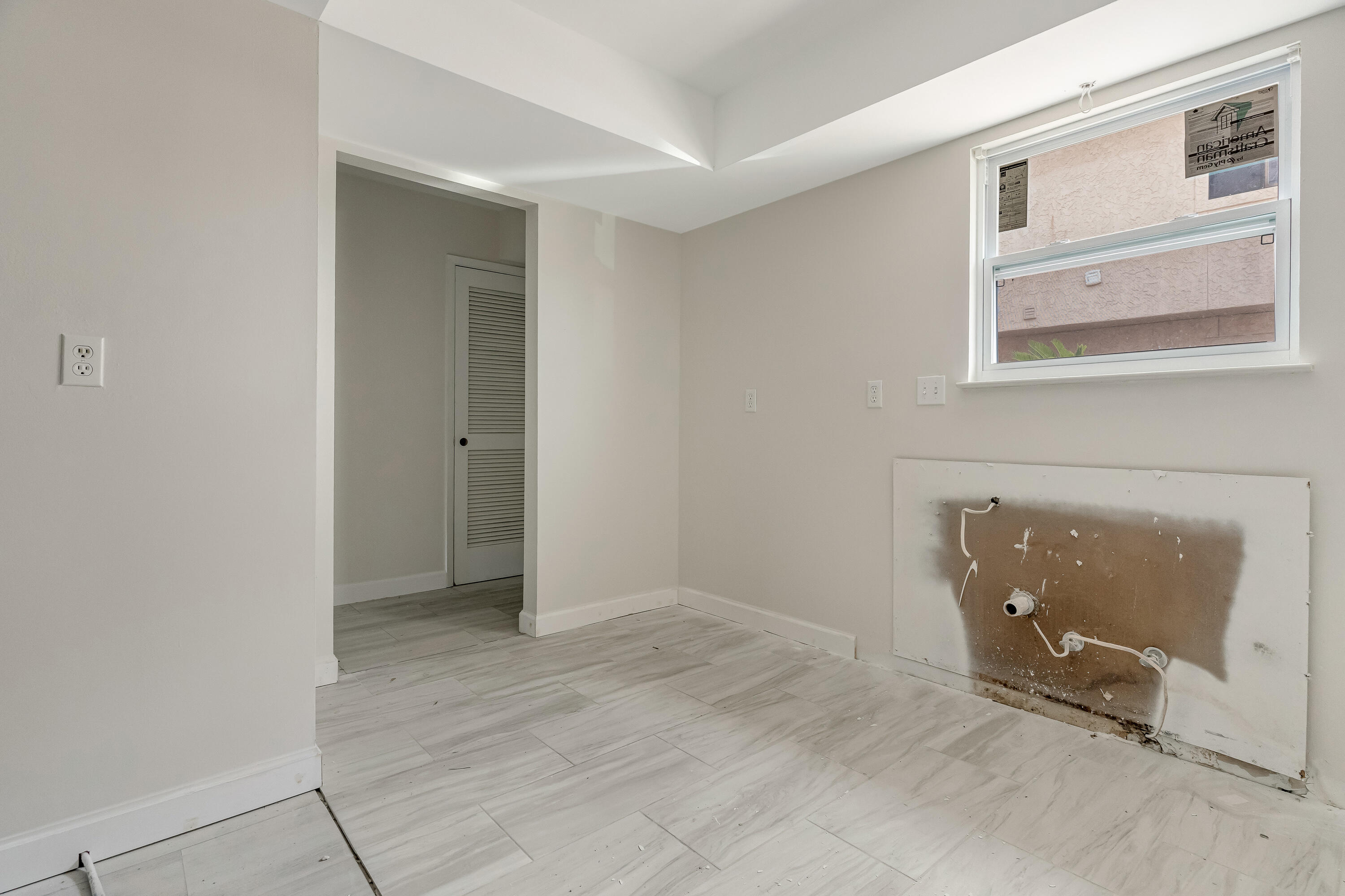 CEDAR AVE CONDO - Residential
