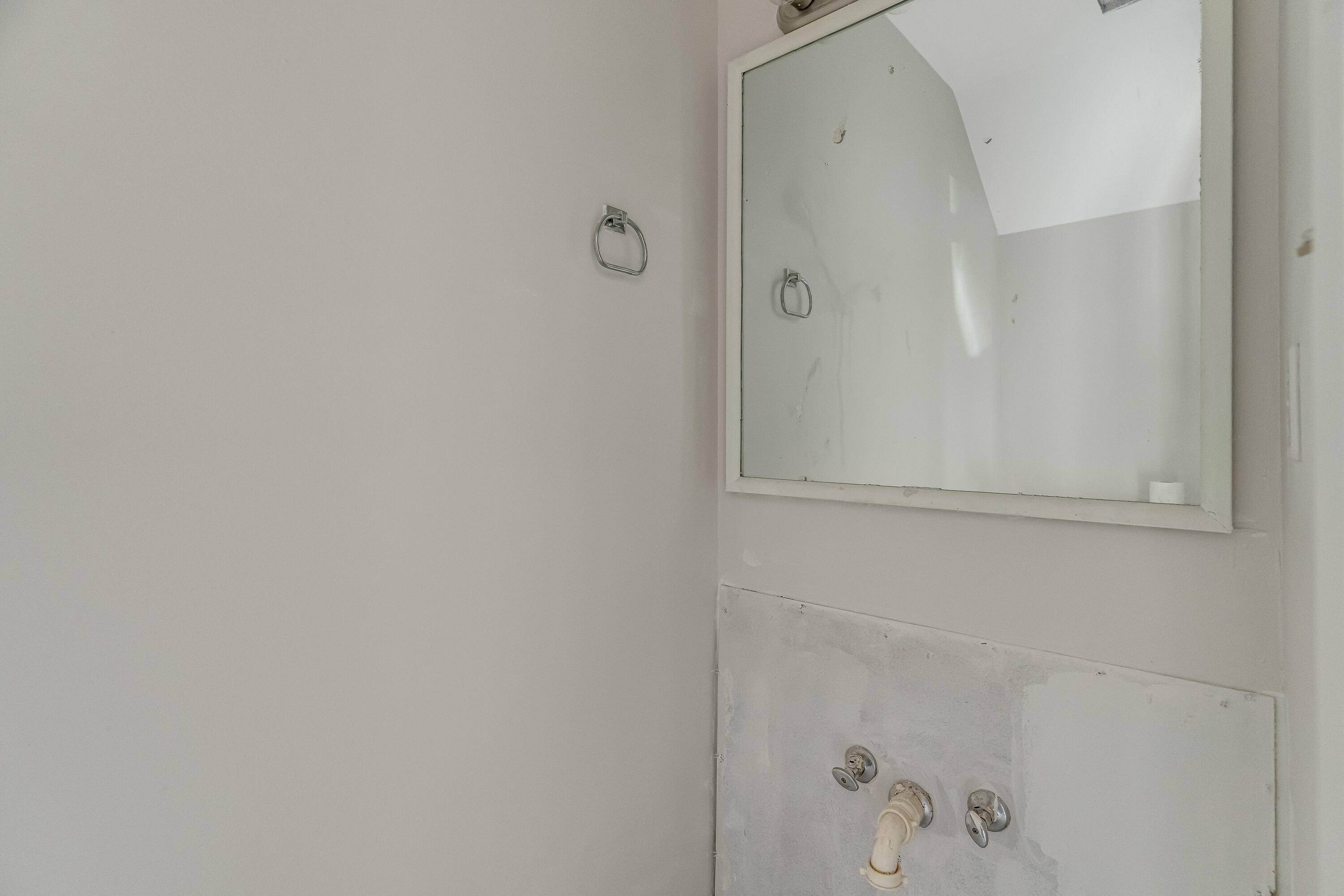 CEDAR AVE CONDO - Residential