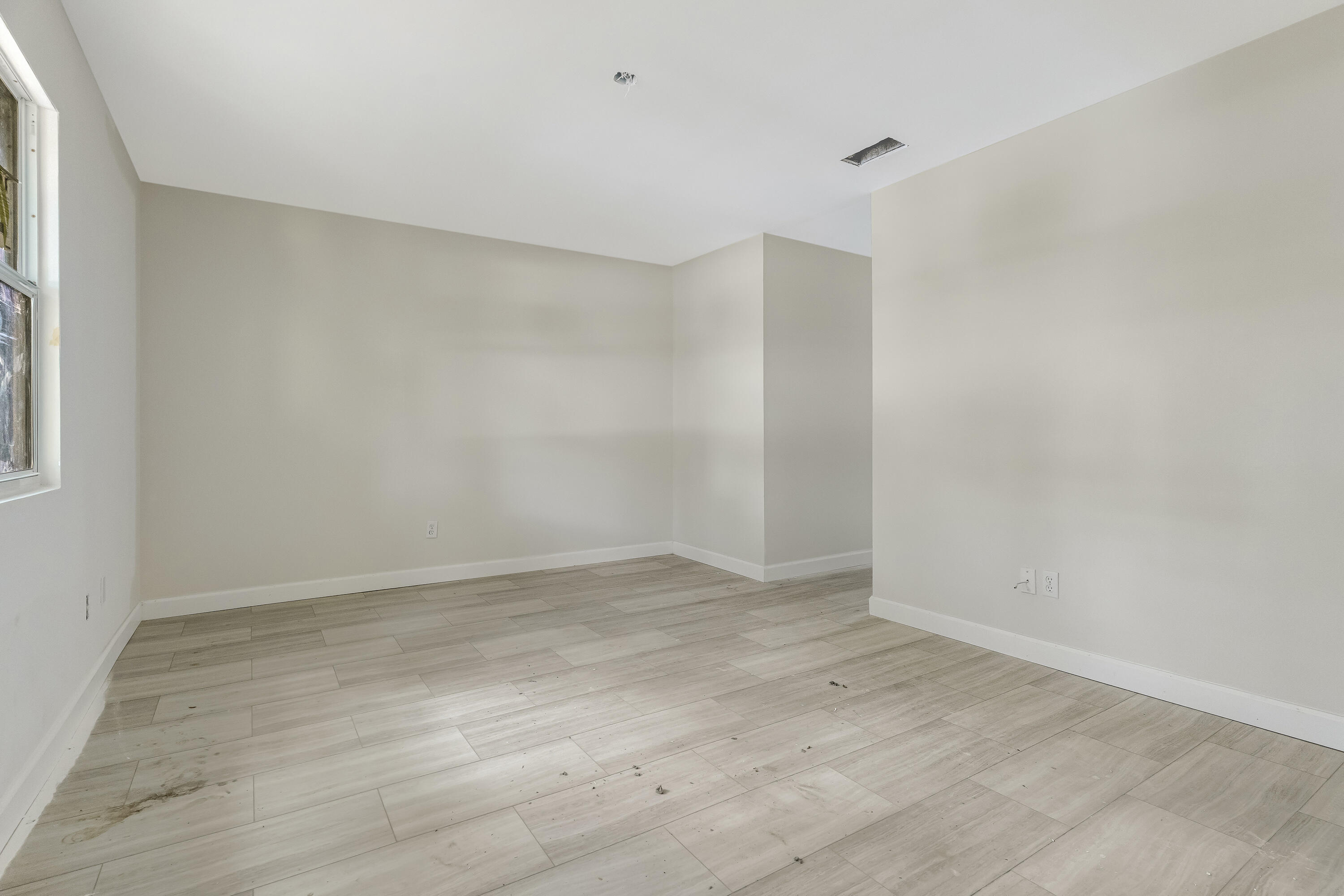 CEDAR AVE CONDO - Residential