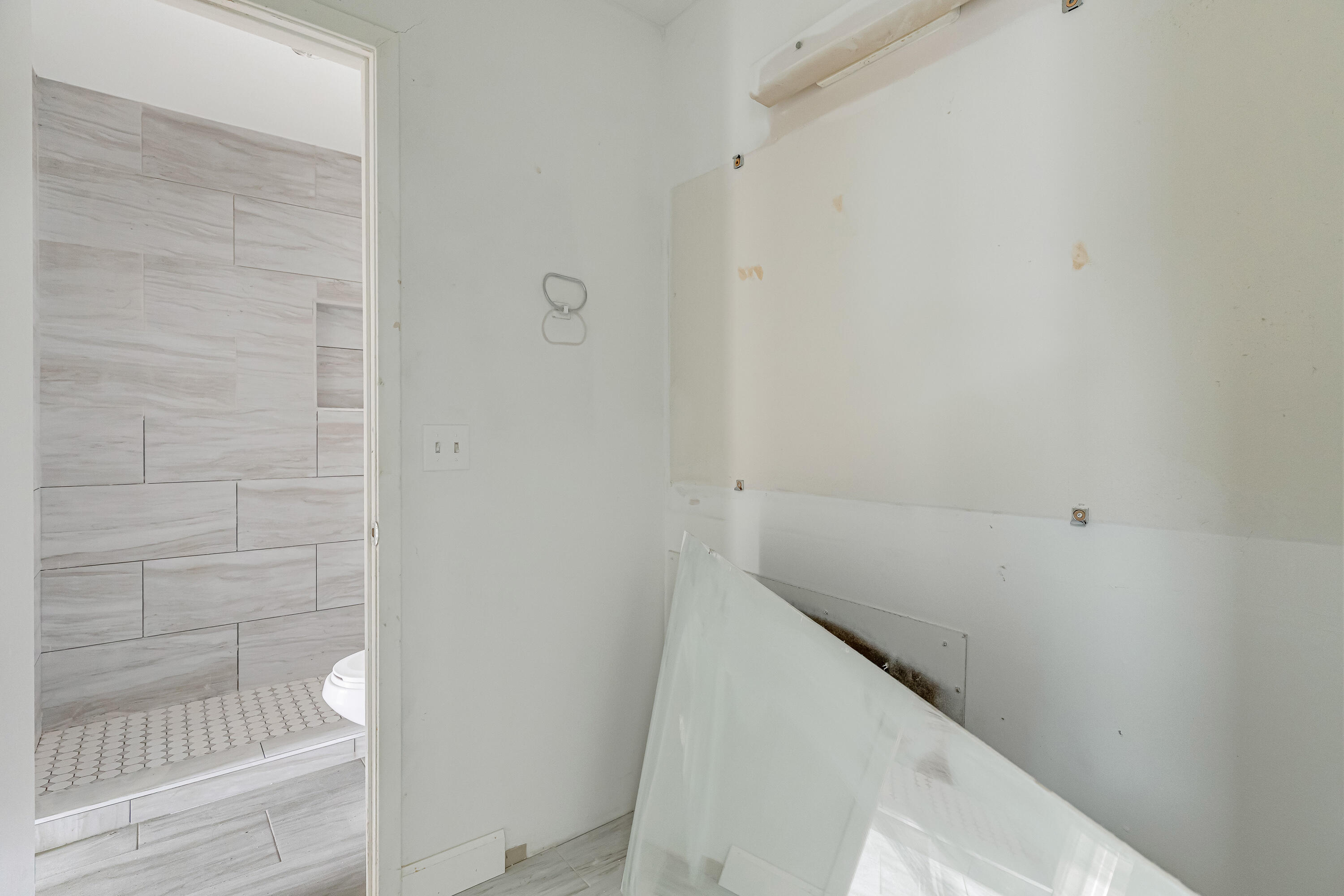 CEDAR AVE CONDO - Residential