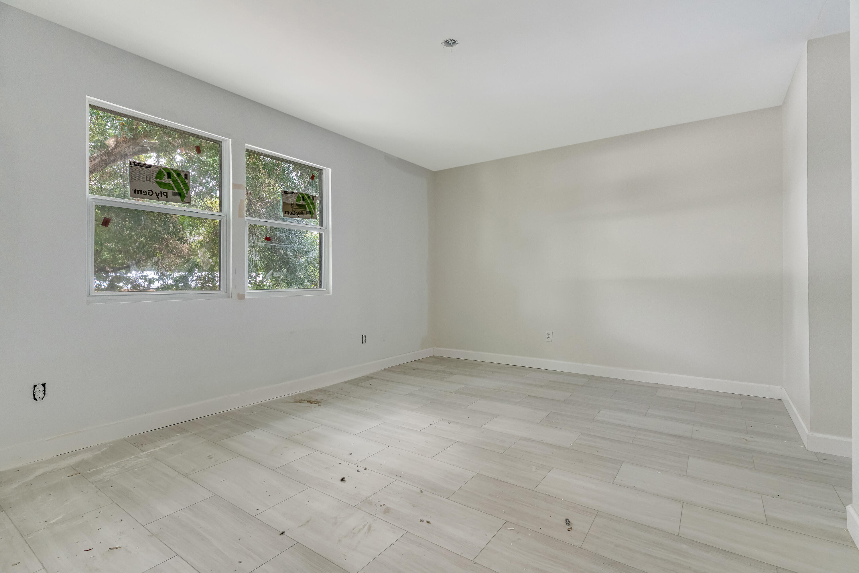 CEDAR AVE CONDO - Residential