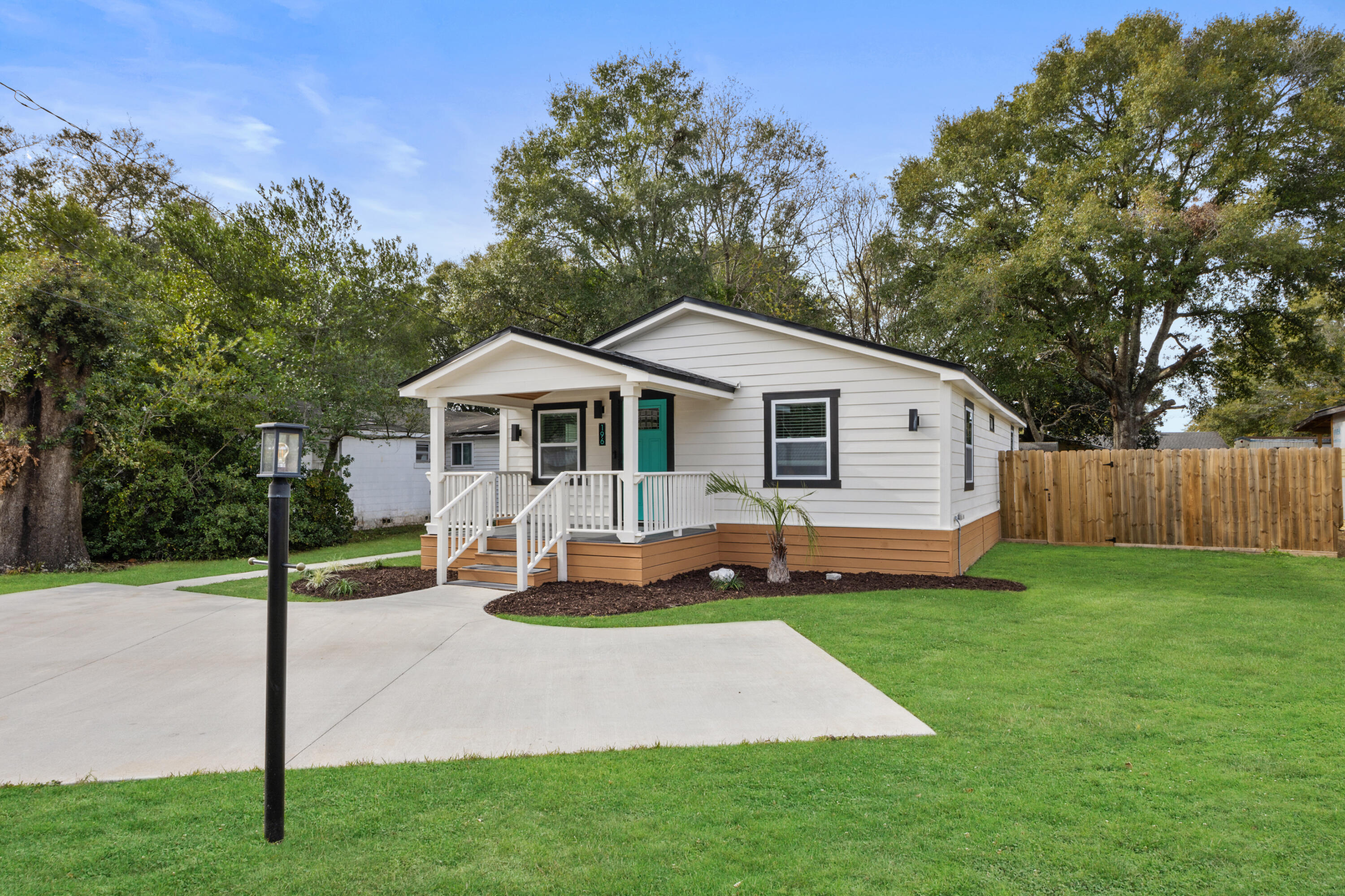 CRESTVIEW - Residential