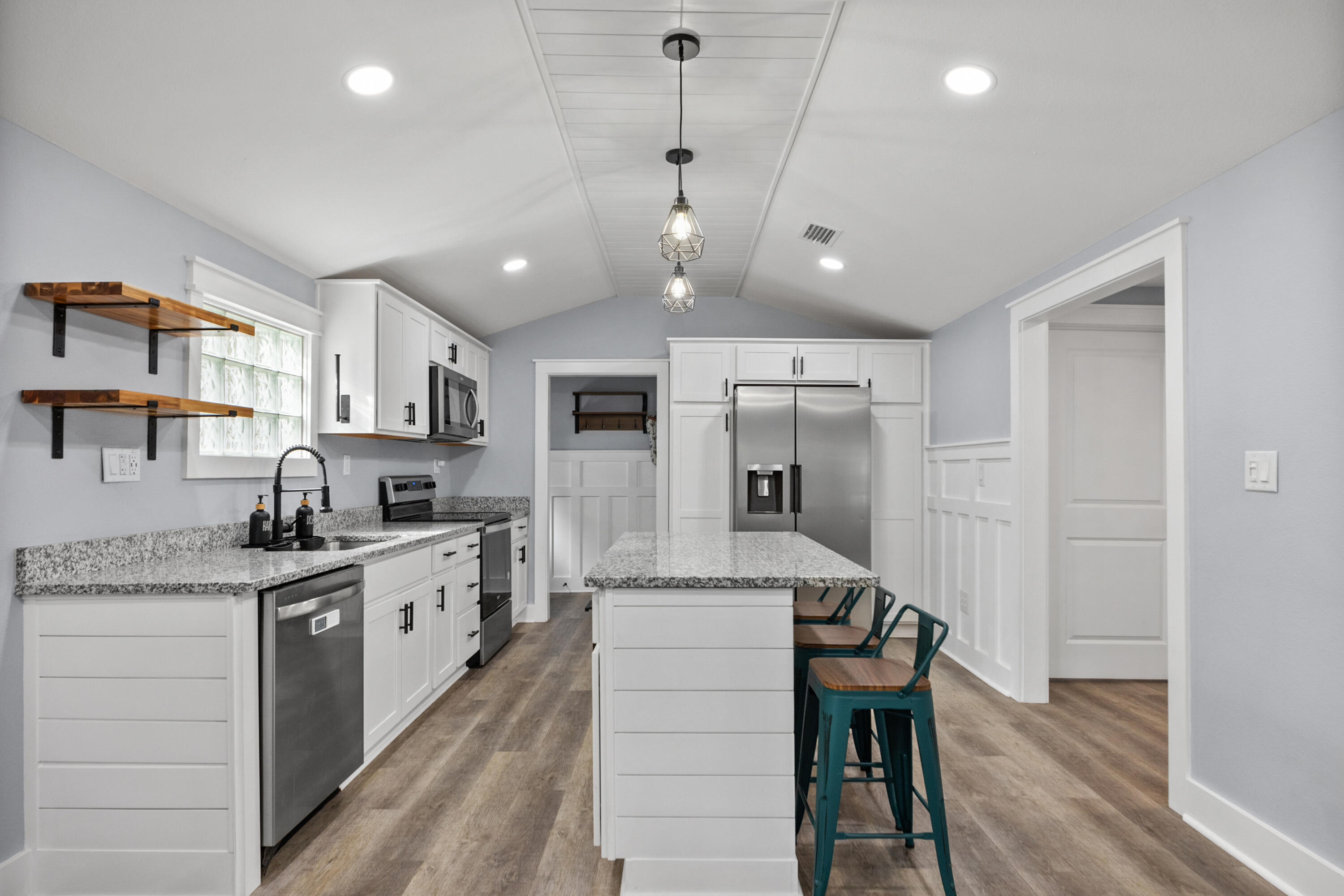 CRESTVIEW - Residential