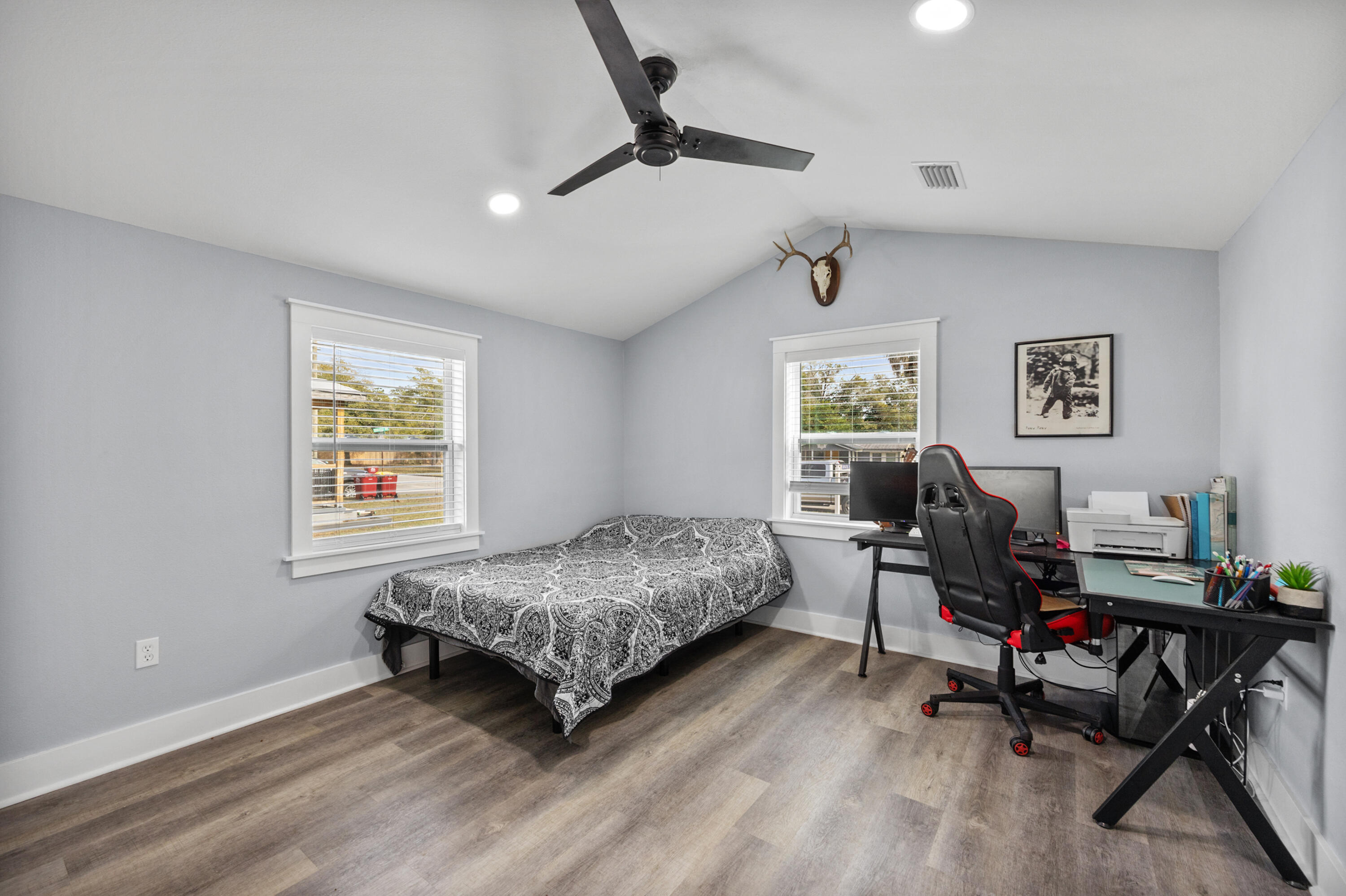 CRESTVIEW - Residential