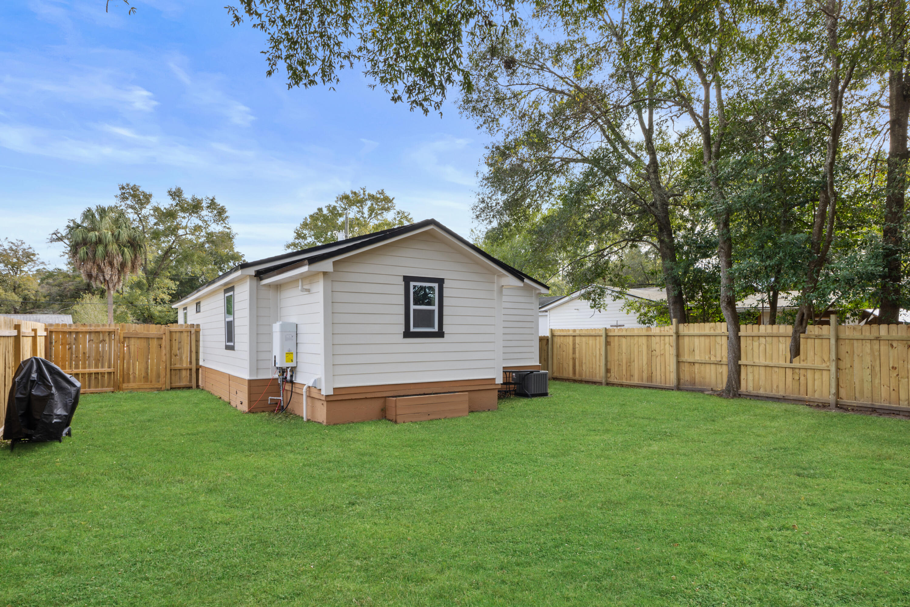 CRESTVIEW - Residential