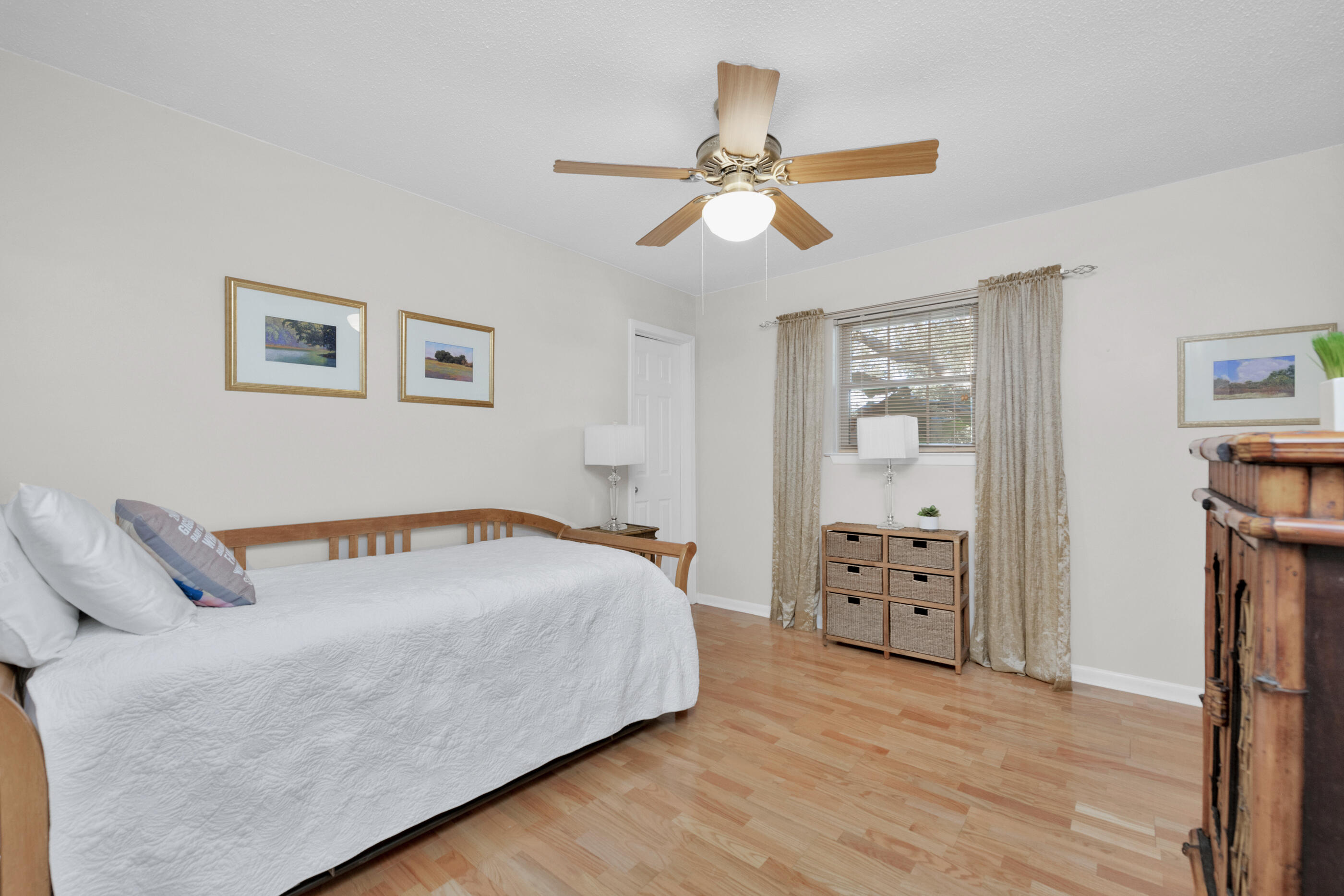 LAKE LORRAINE ESTATE - Residential