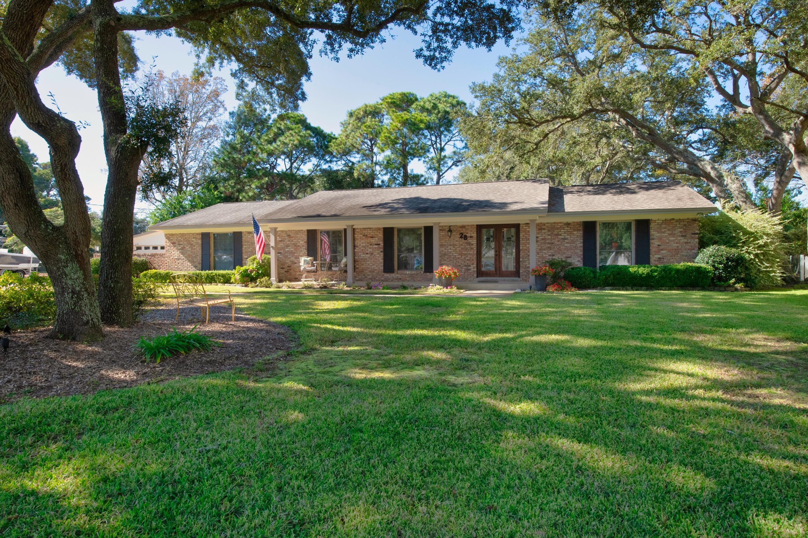 LAKE LORRAINE ESTATE - Residential