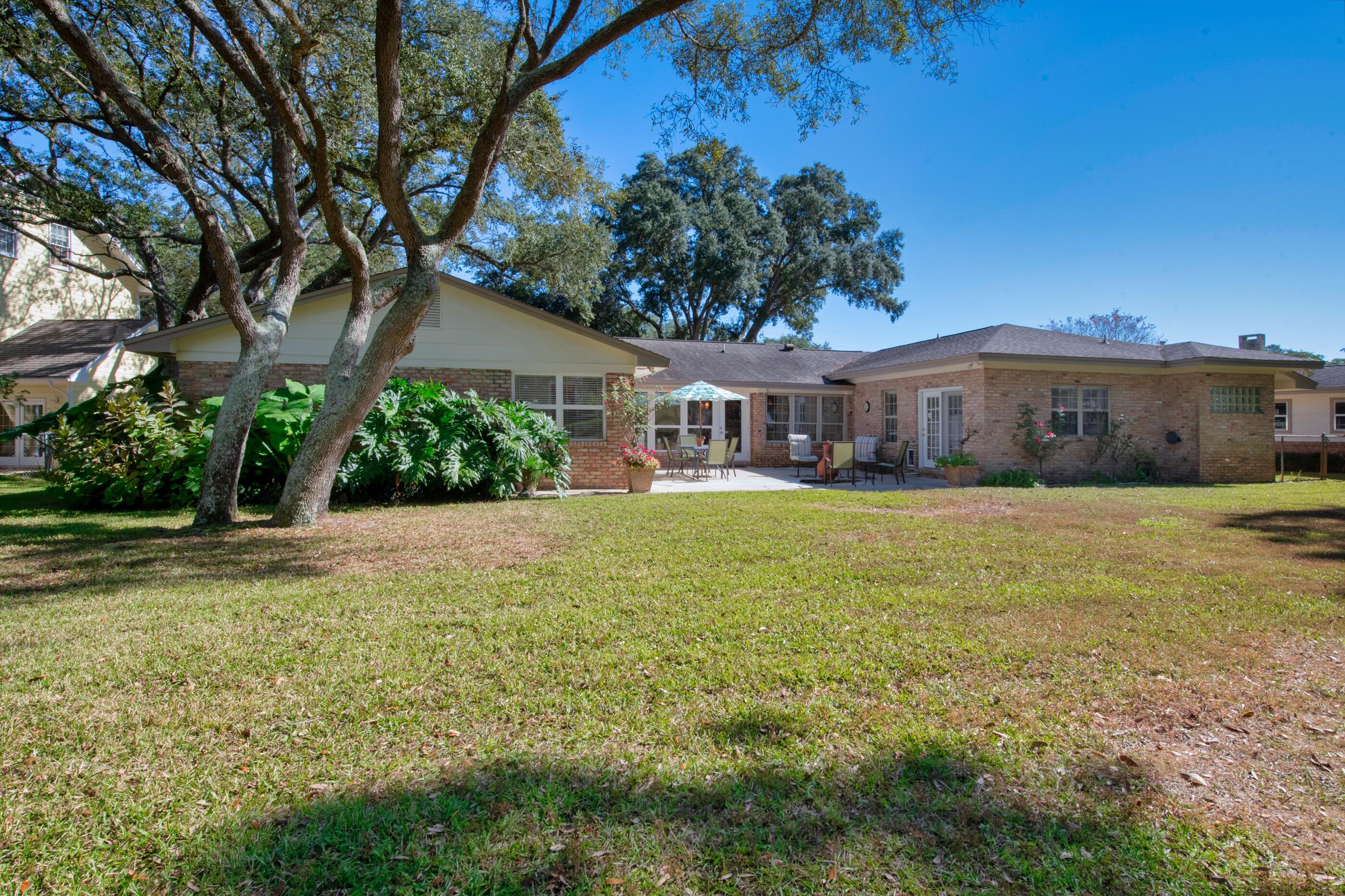 LAKE LORRAINE ESTATE - Residential