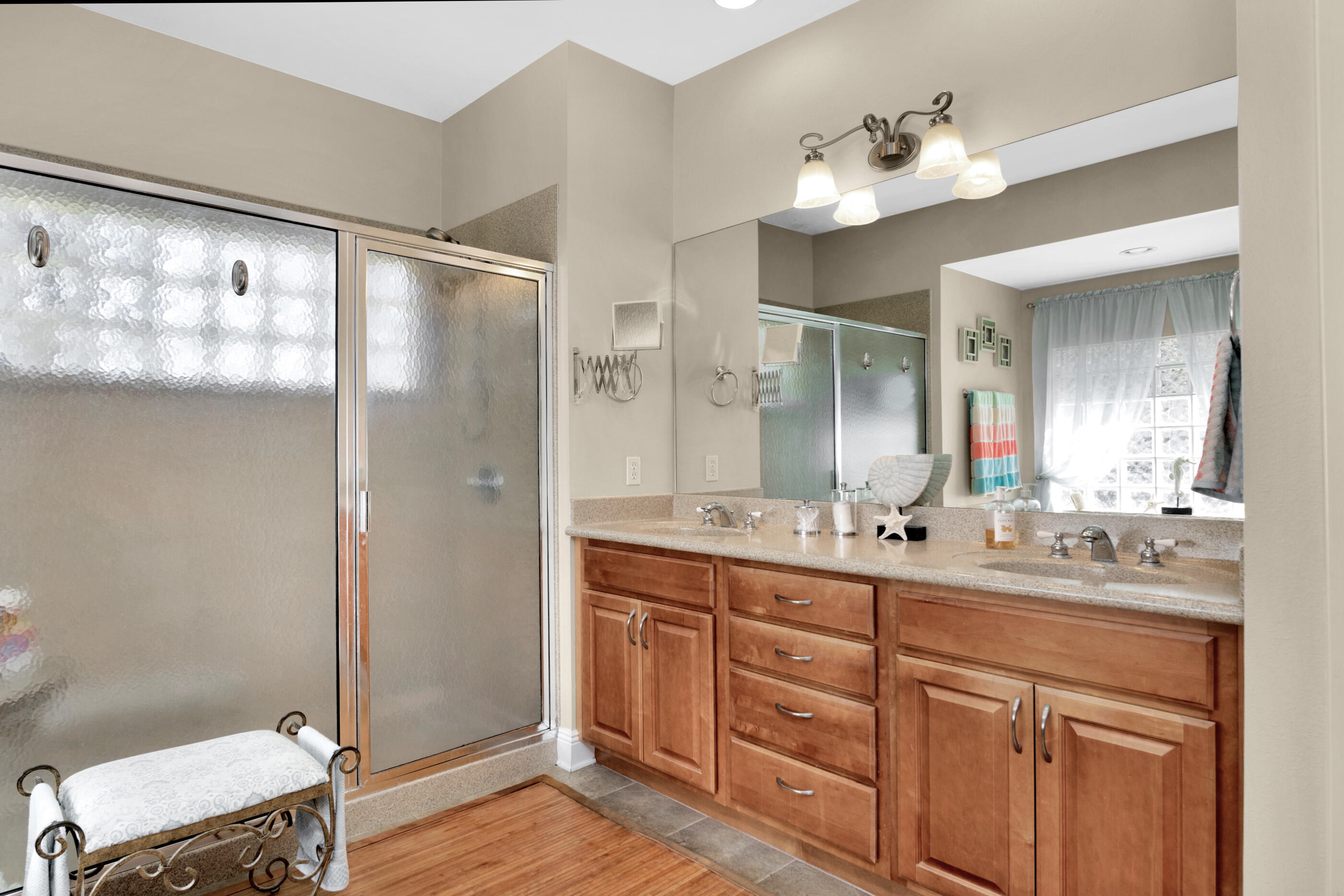 LAKE LORRAINE ESTATE - Residential