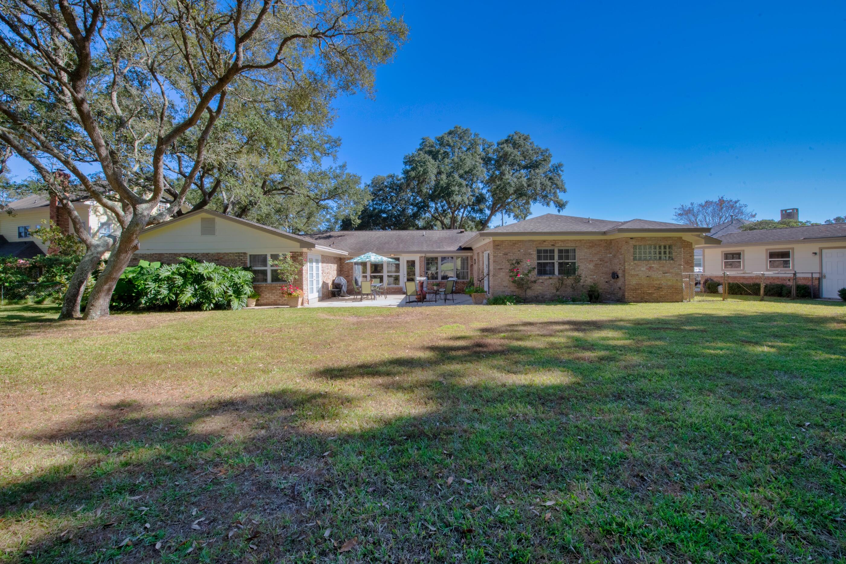 LAKE LORRAINE ESTATE - Residential