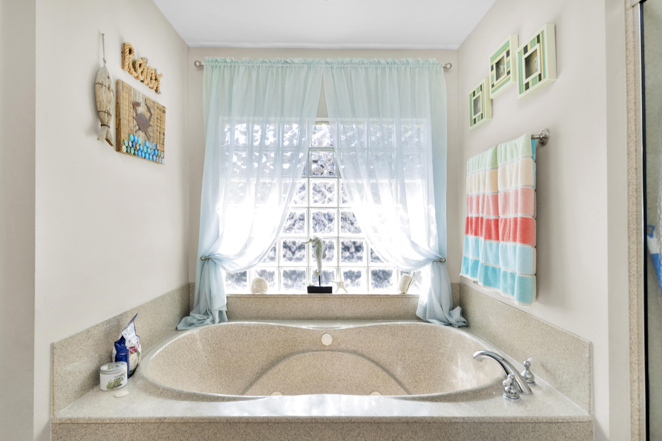 LAKE LORRAINE ESTATE - Residential