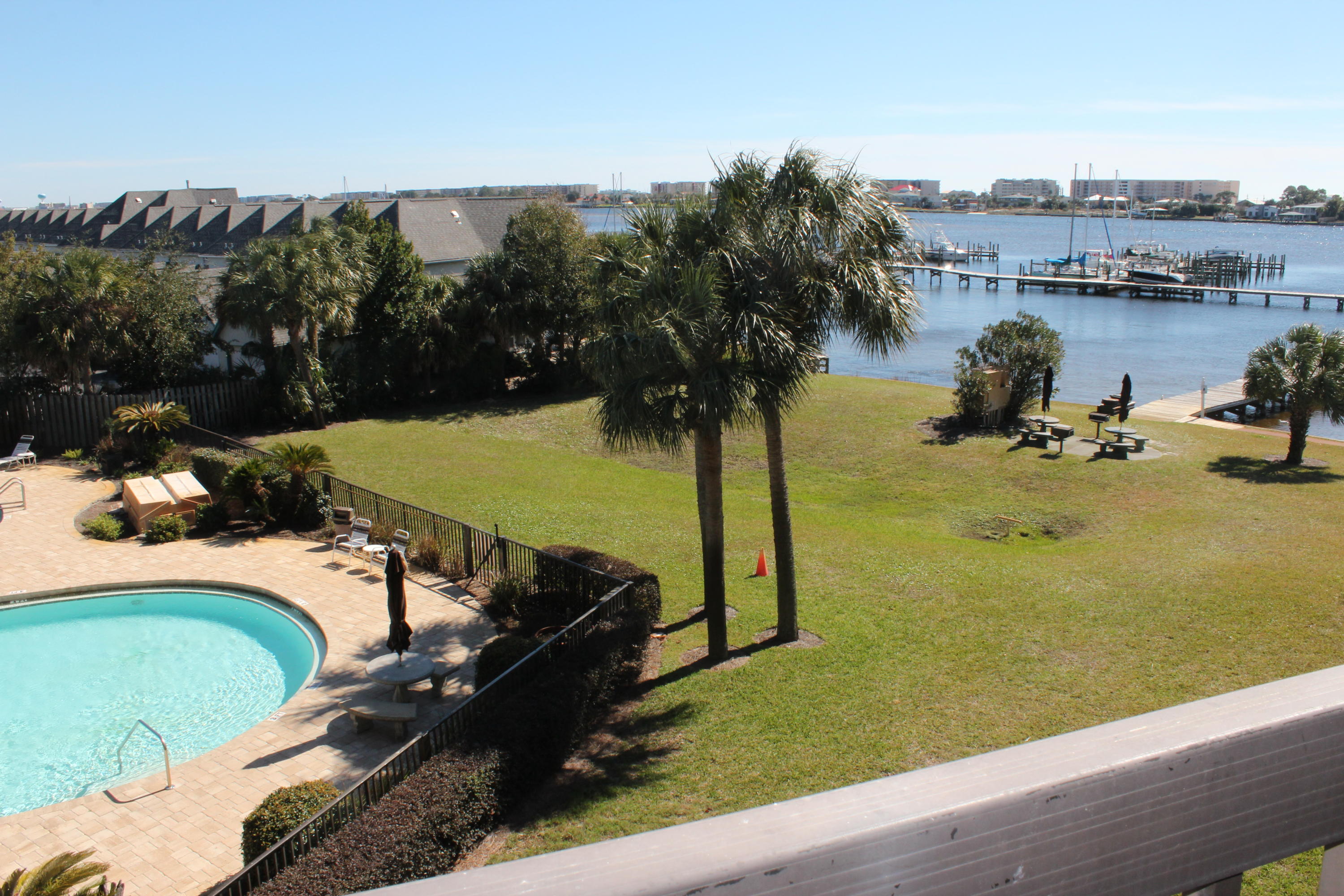 PIRATES BAY PH 1 - Residential