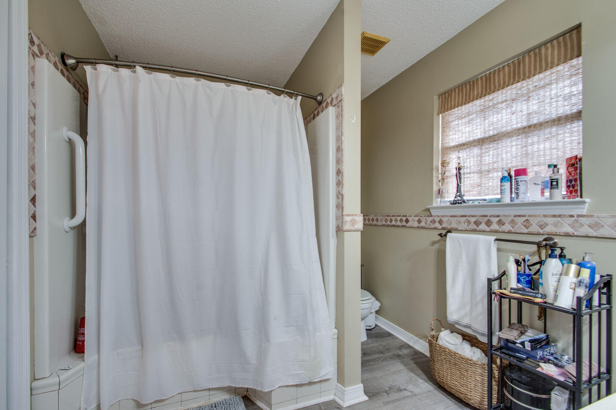 TWIN LAKES ESTATES - Residential