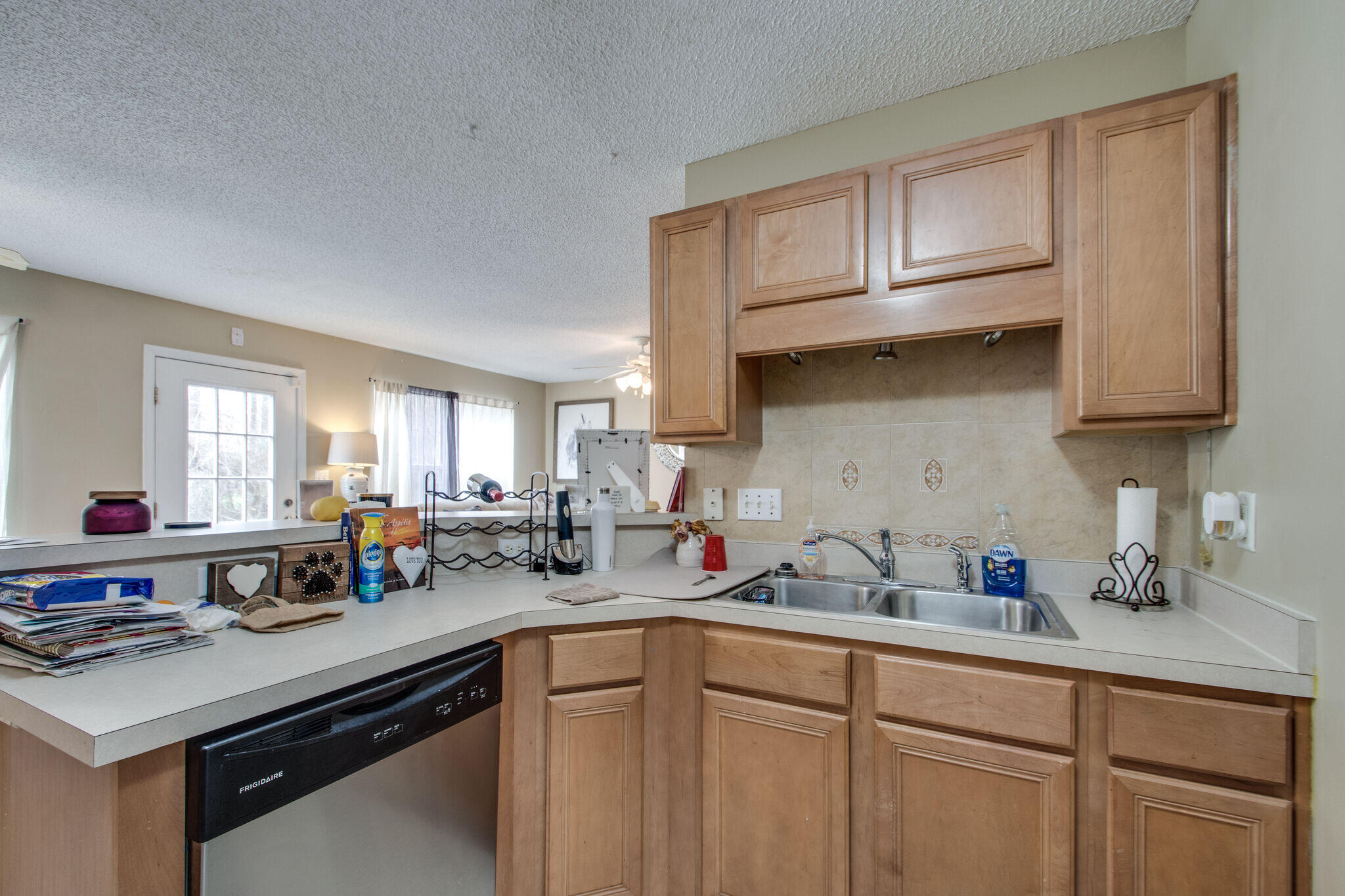 TWIN LAKES ESTATES - Residential