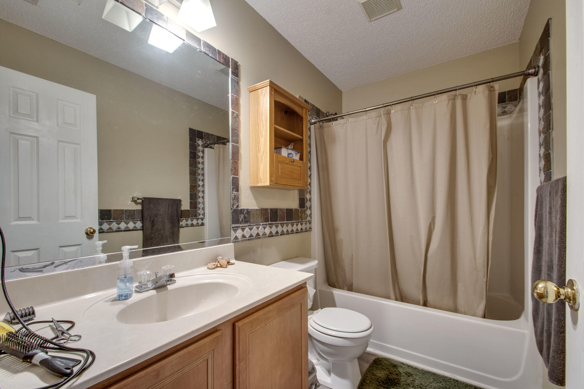 TWIN LAKES ESTATES - Residential