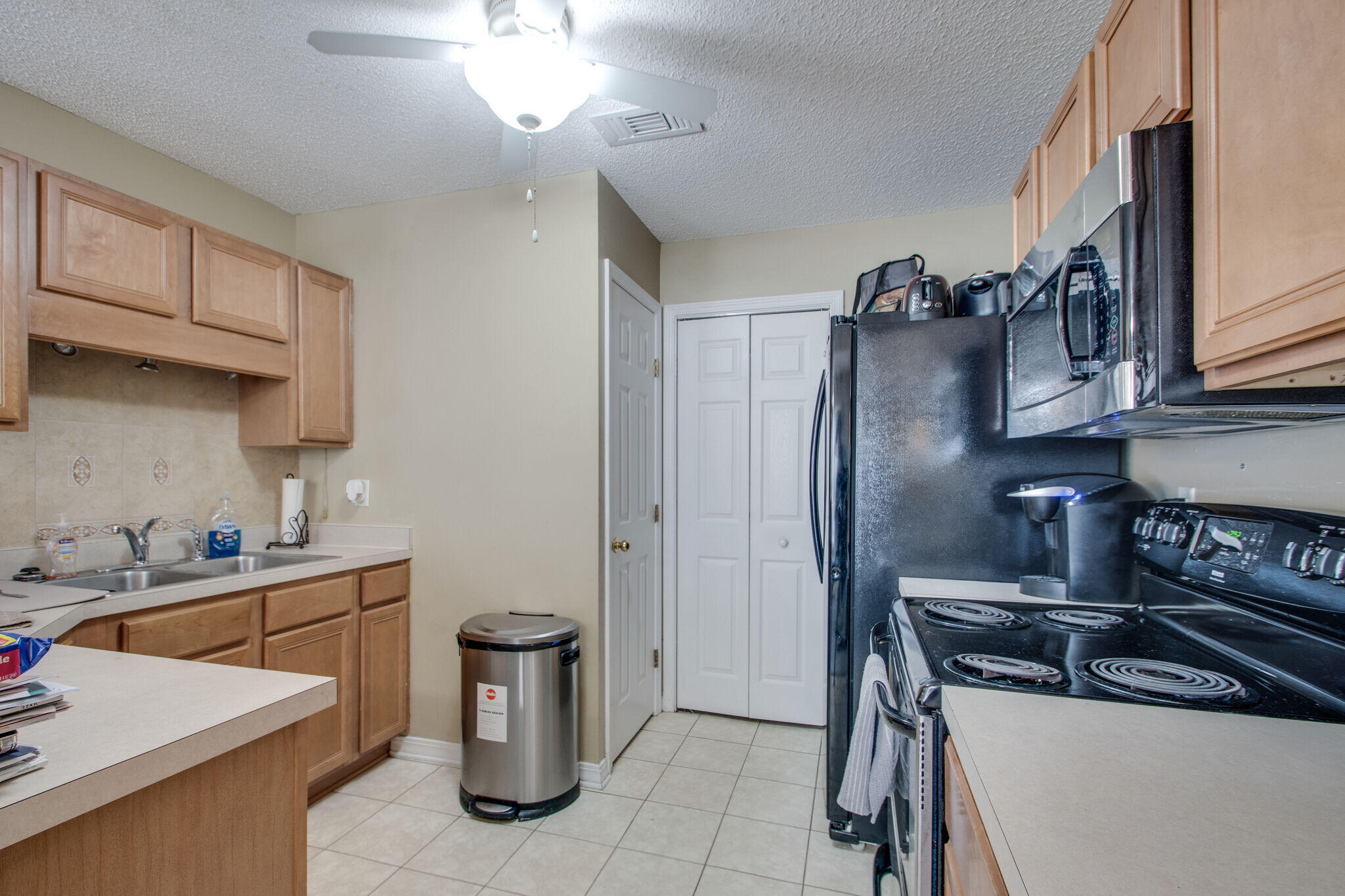 TWIN LAKES ESTATES - Residential