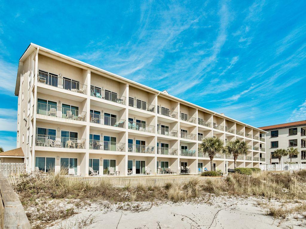 Nice end unit with fantastic views! One of the best locations in the building. Photos coming soon.