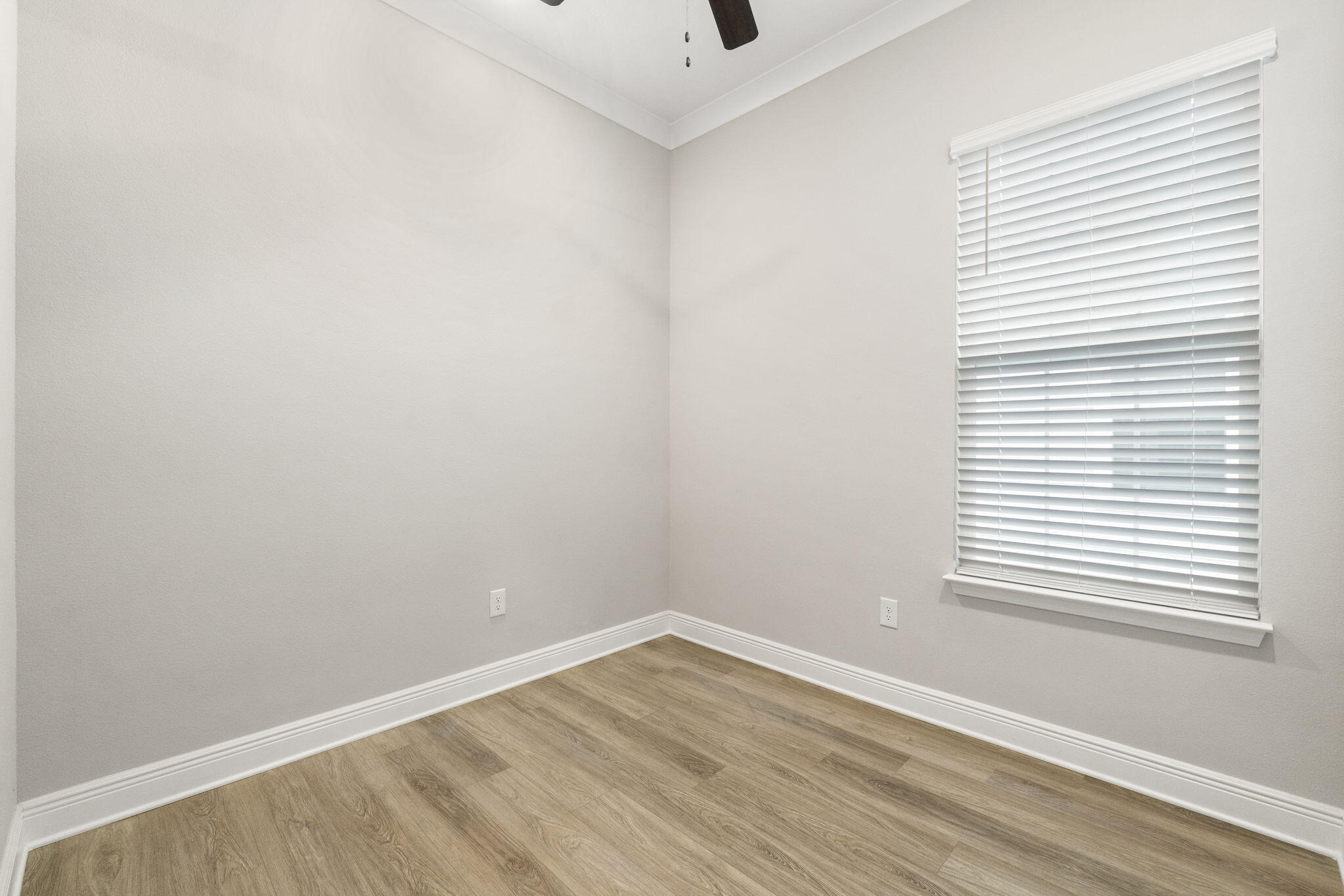 KARA LAKE TOWNHOMES - Residential Lease