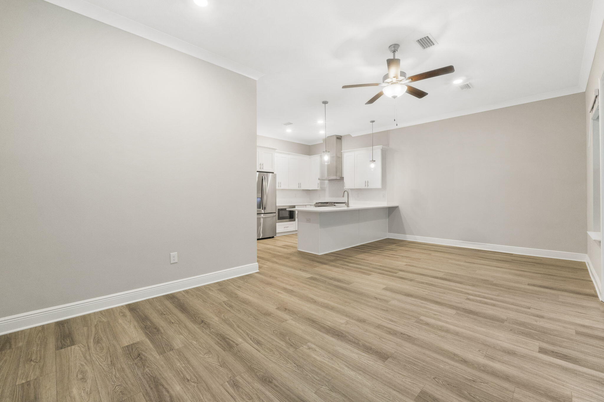 KARA LAKE TOWNHOMES - Residential Lease