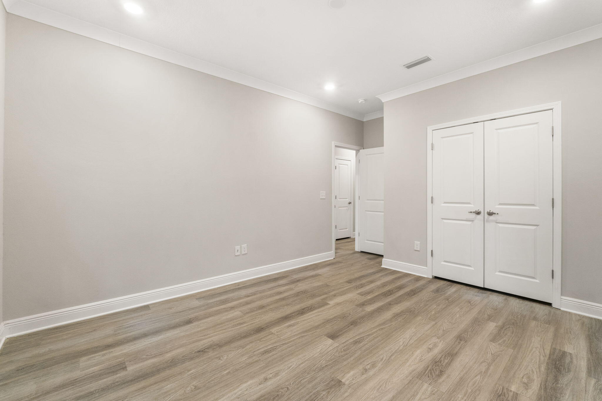 KARA LAKE TOWNHOMES - Residential Lease