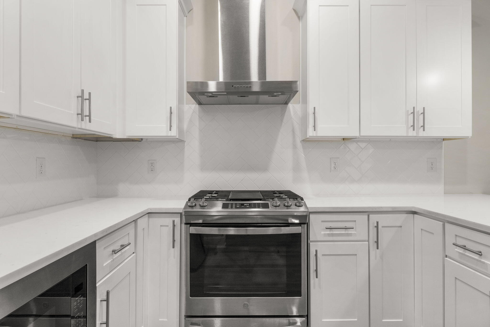 KARA LAKE TOWNHOMES - Residential Lease