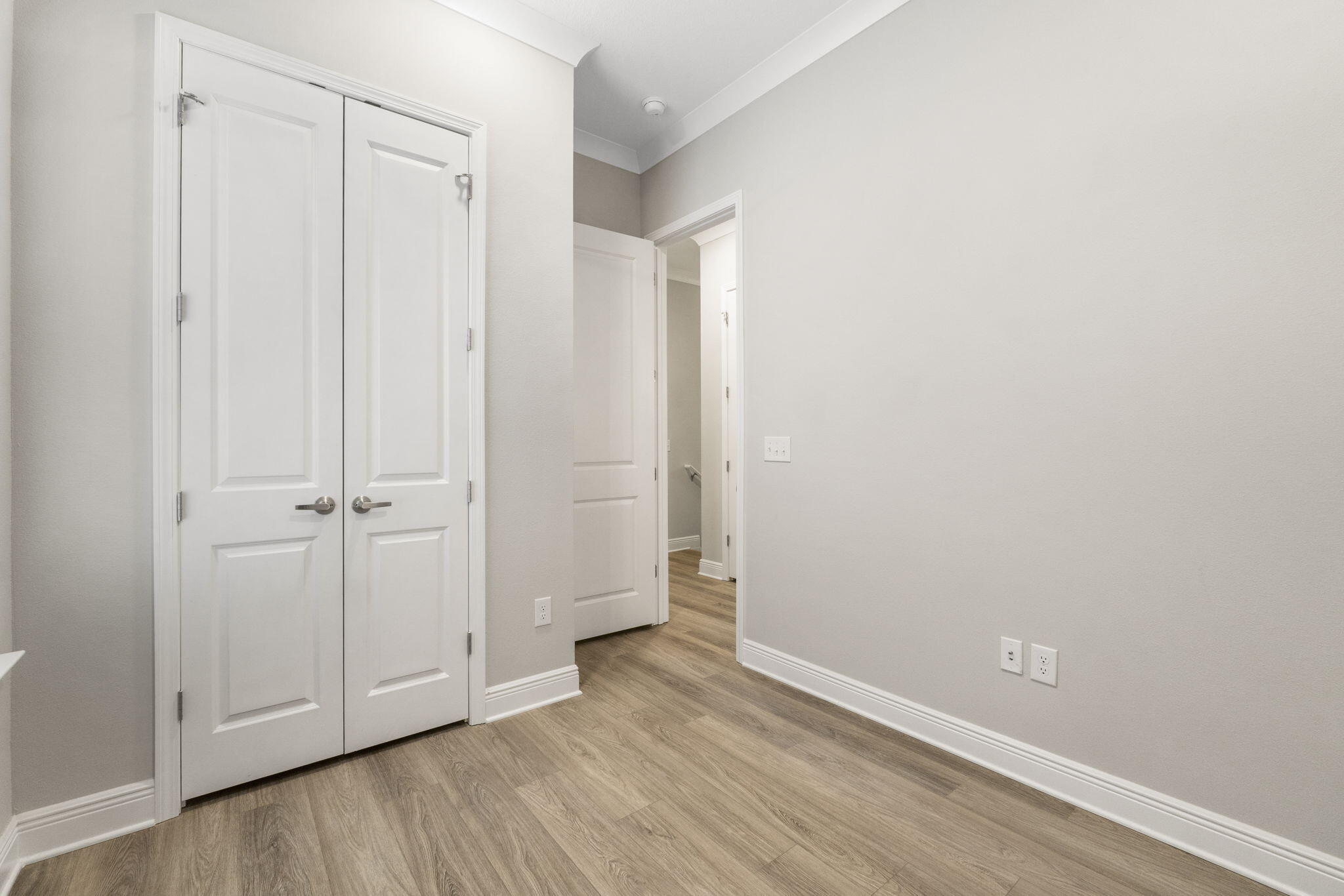 KARA LAKE TOWNHOMES - Residential Lease