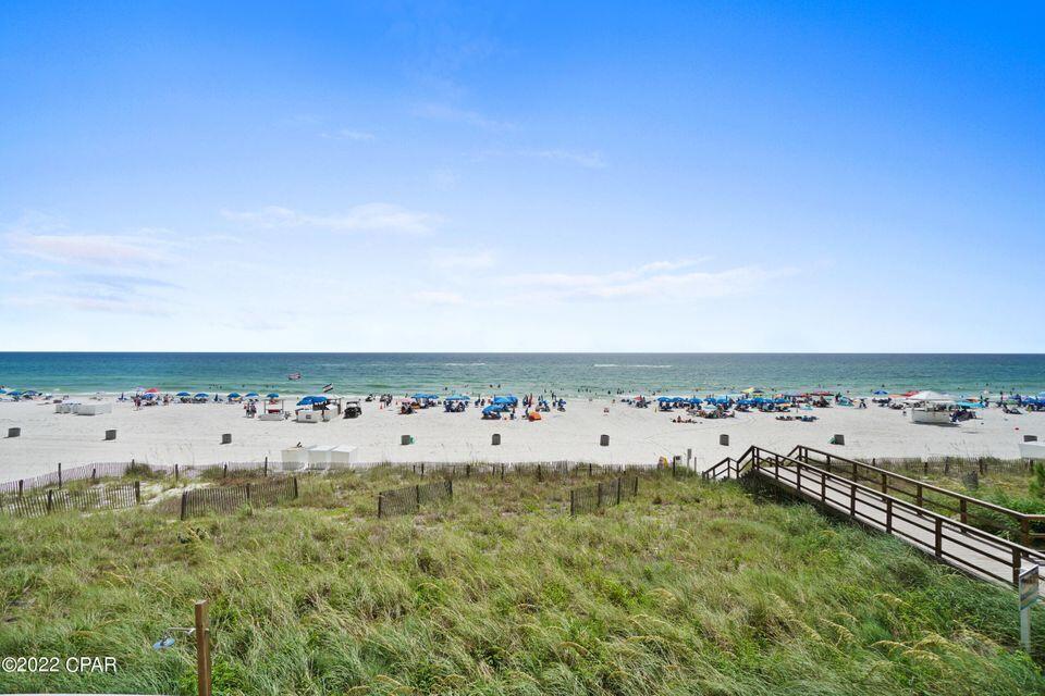 MAJESTIC BEACH TOWERS II - Residential