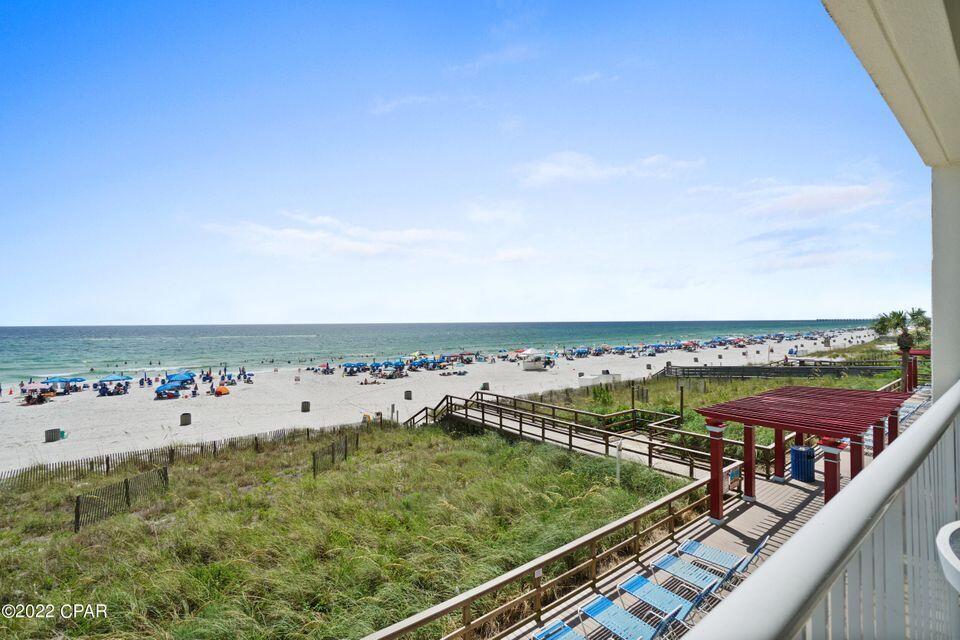 MAJESTIC BEACH TOWERS II - Residential