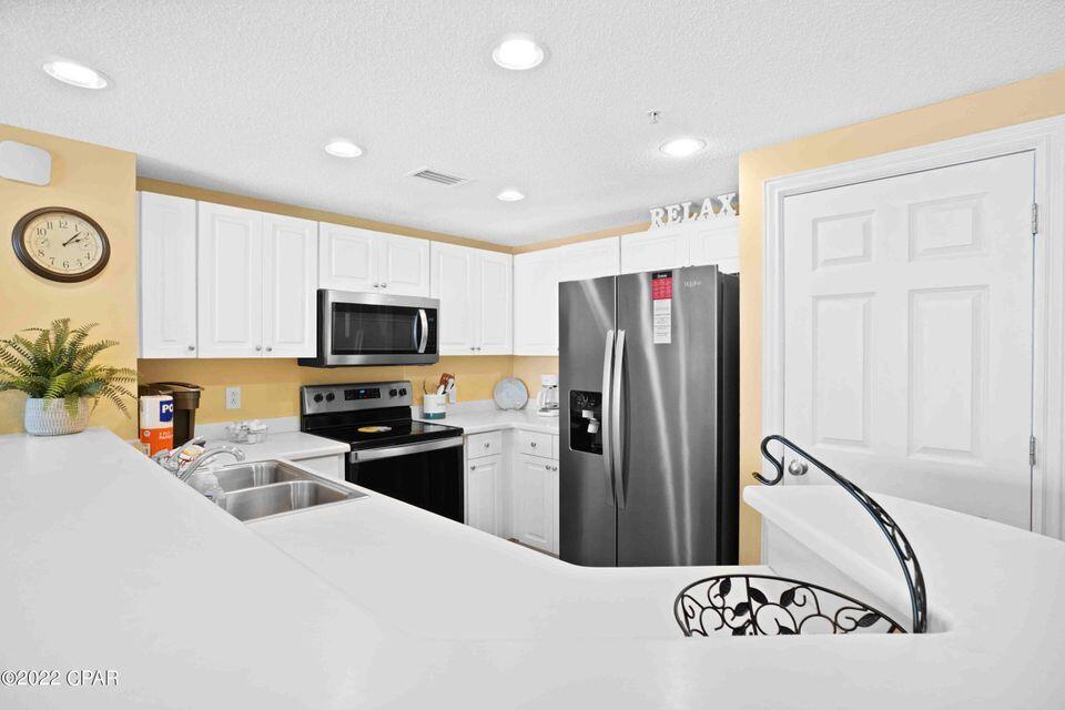 MAJESTIC BEACH TOWERS II - Residential