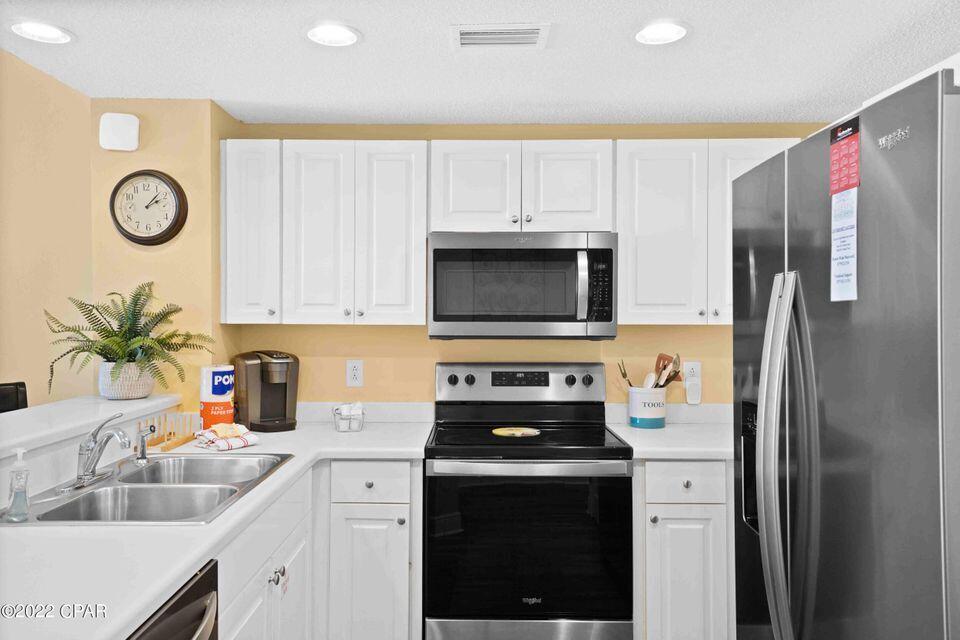 MAJESTIC BEACH TOWERS II - Residential