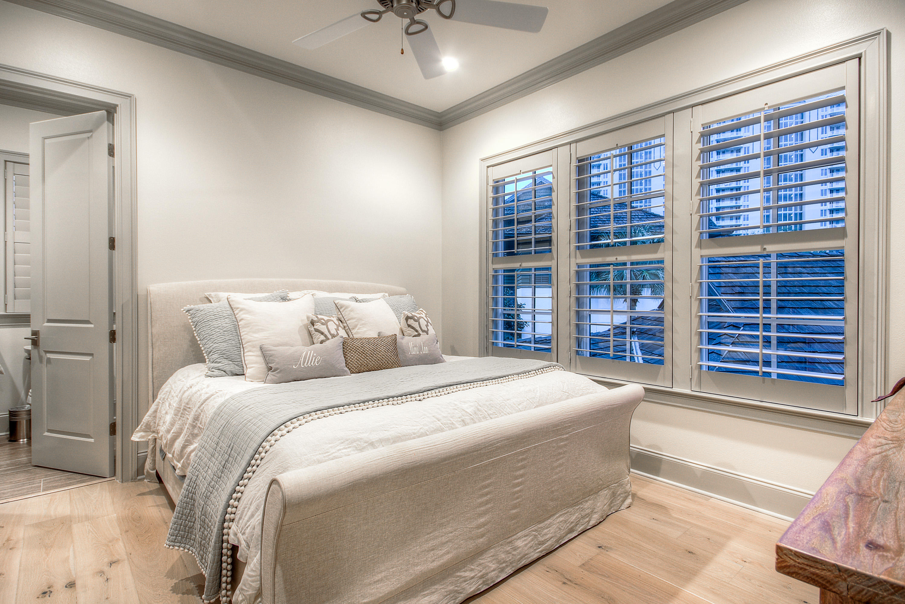 ISLAND ESTATES - Residential