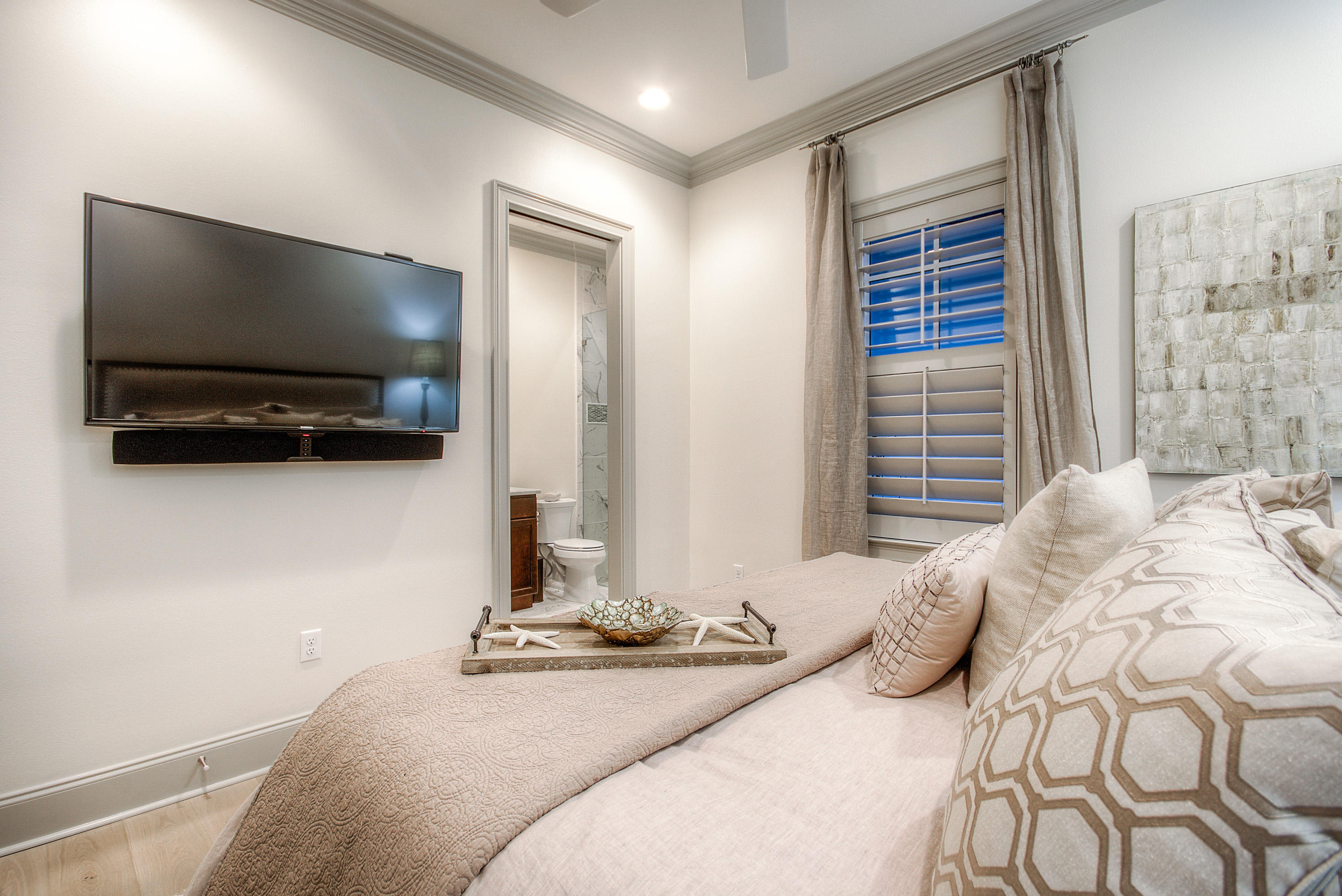 ISLAND ESTATES - Residential