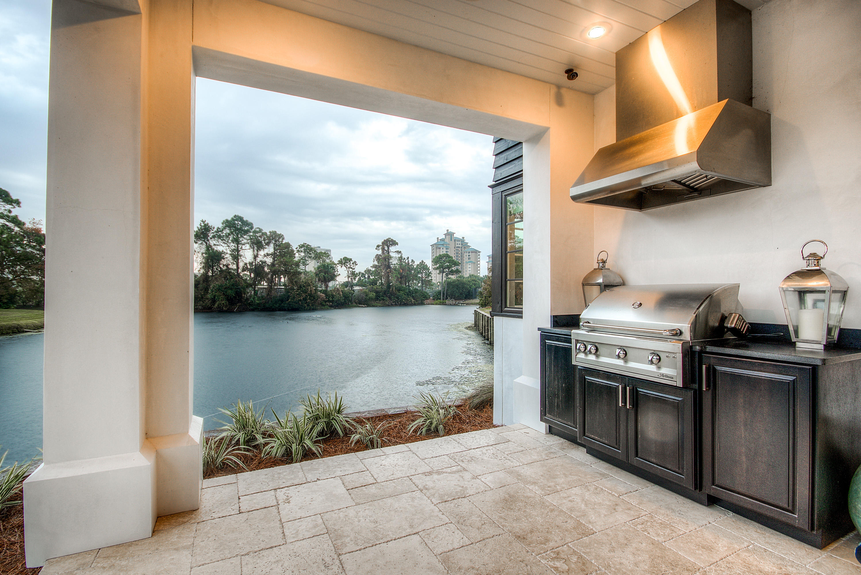 ISLAND ESTATES - Residential