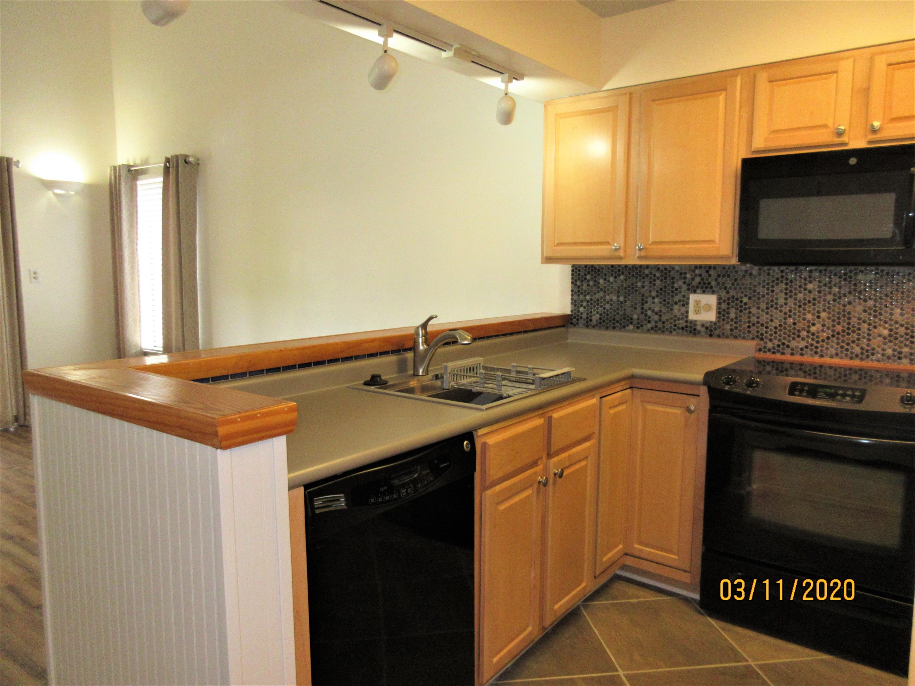 Lakeside Condo at Bluewater Bay - Residential Lease