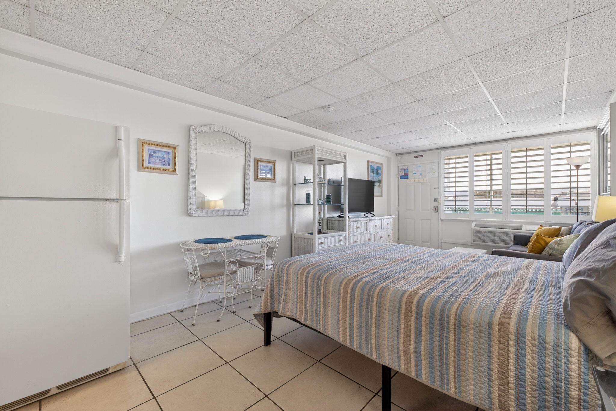 Fontainebleau Terrace - Residential